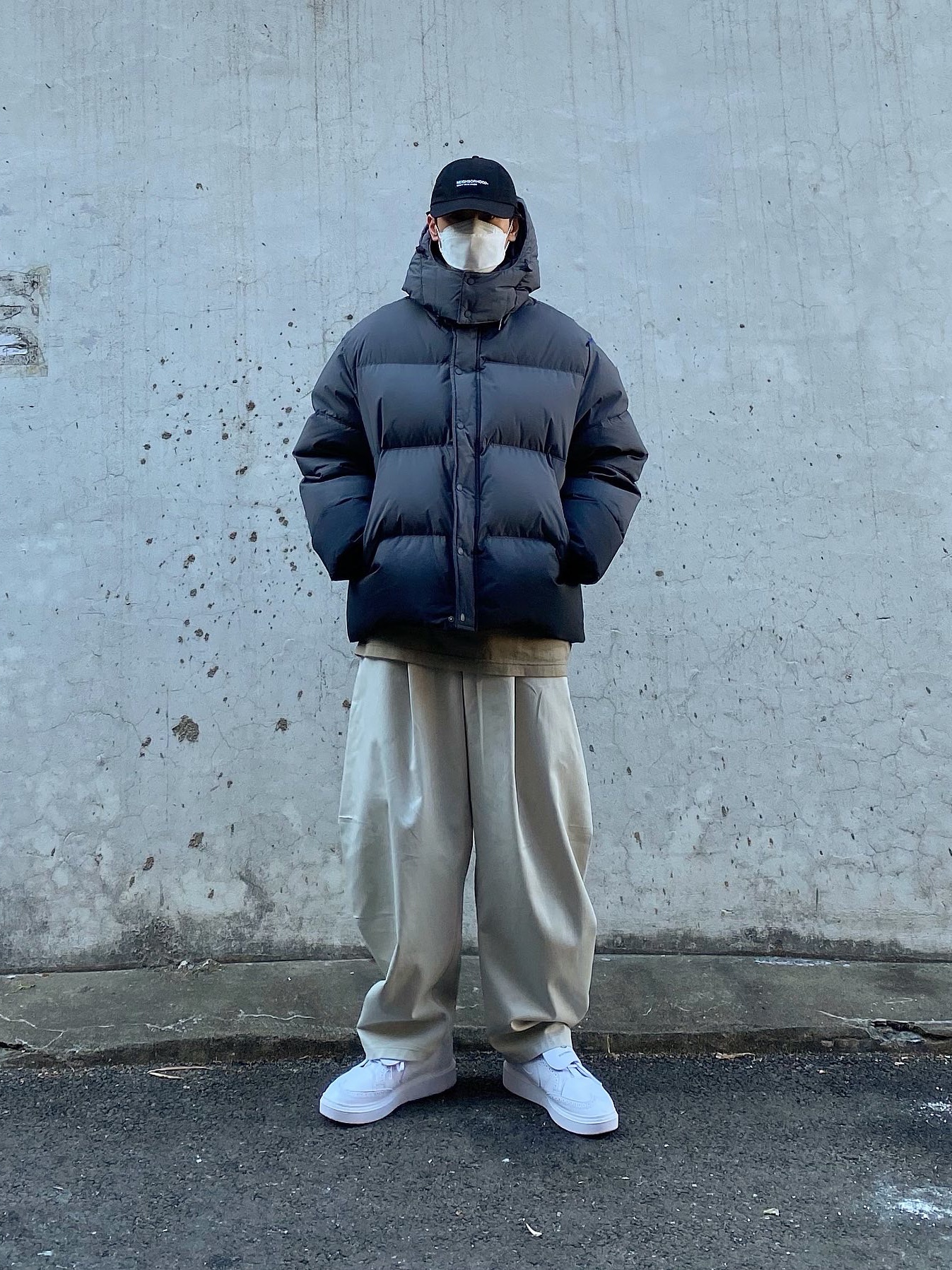 Nike x Peaceminusone Kwondo1 White, Zara x Ader Error Puffer Jacket Grey 착용 스타일 - 1