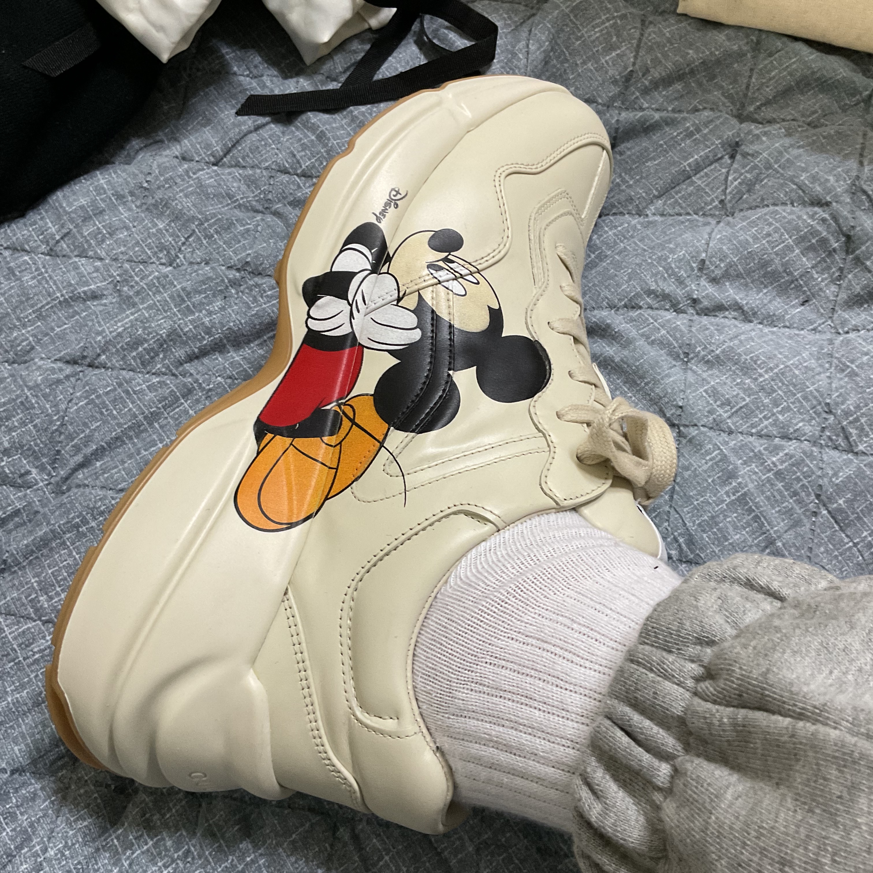 Gucci x Disney Rhyton Mickey Mouse 착용 스타일 - 1
