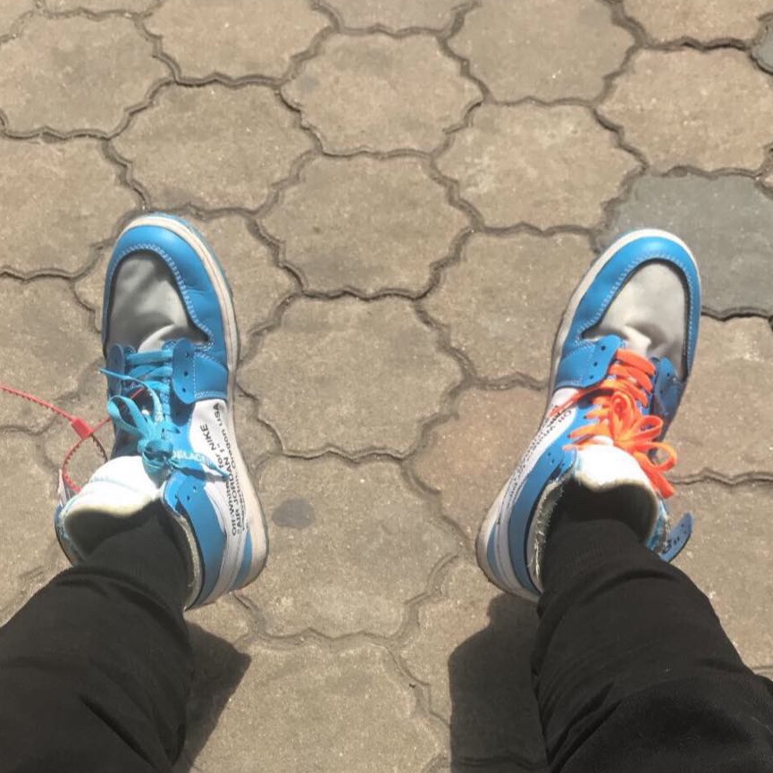 Jordan 1 x Off-White Retro High University Blue 착용 스타일