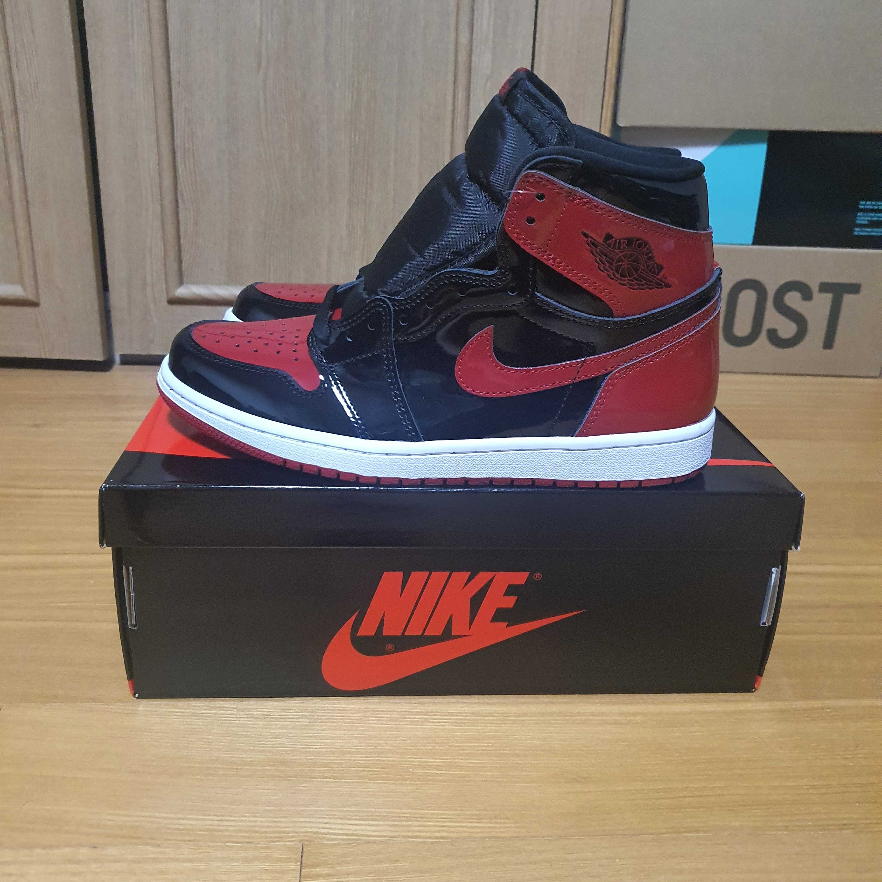 Jordan 1 Retro High OG Patent Bred 착용 스타일 - 1