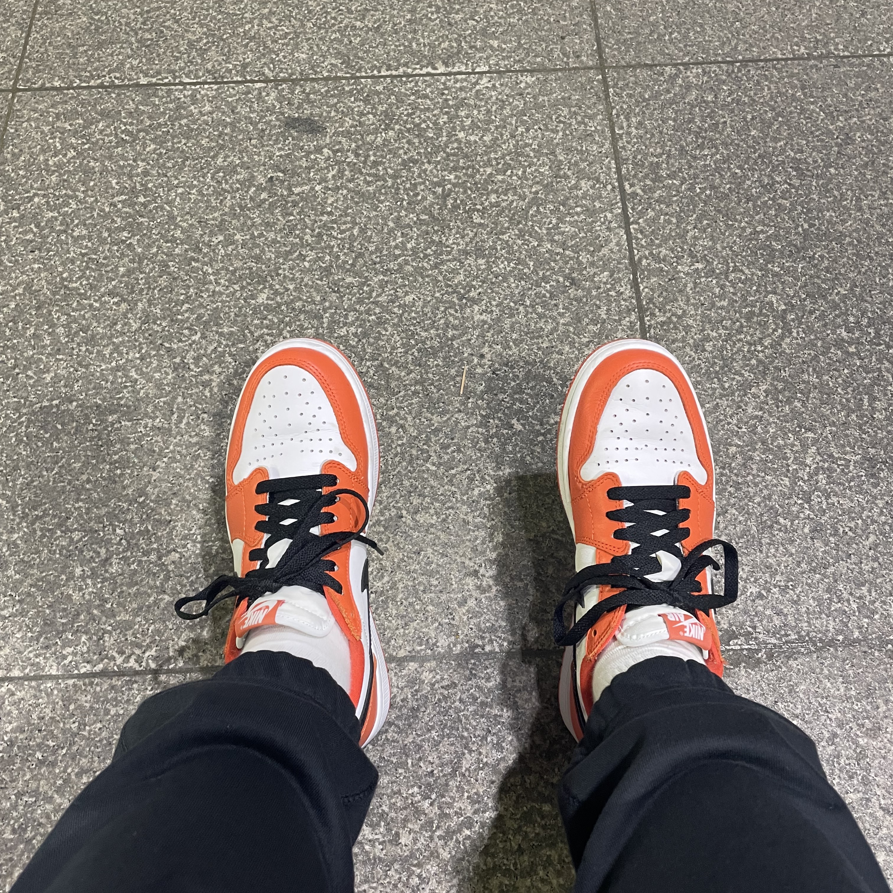 Jordan 1 Low OG Starfish 착용 스타일 - 1