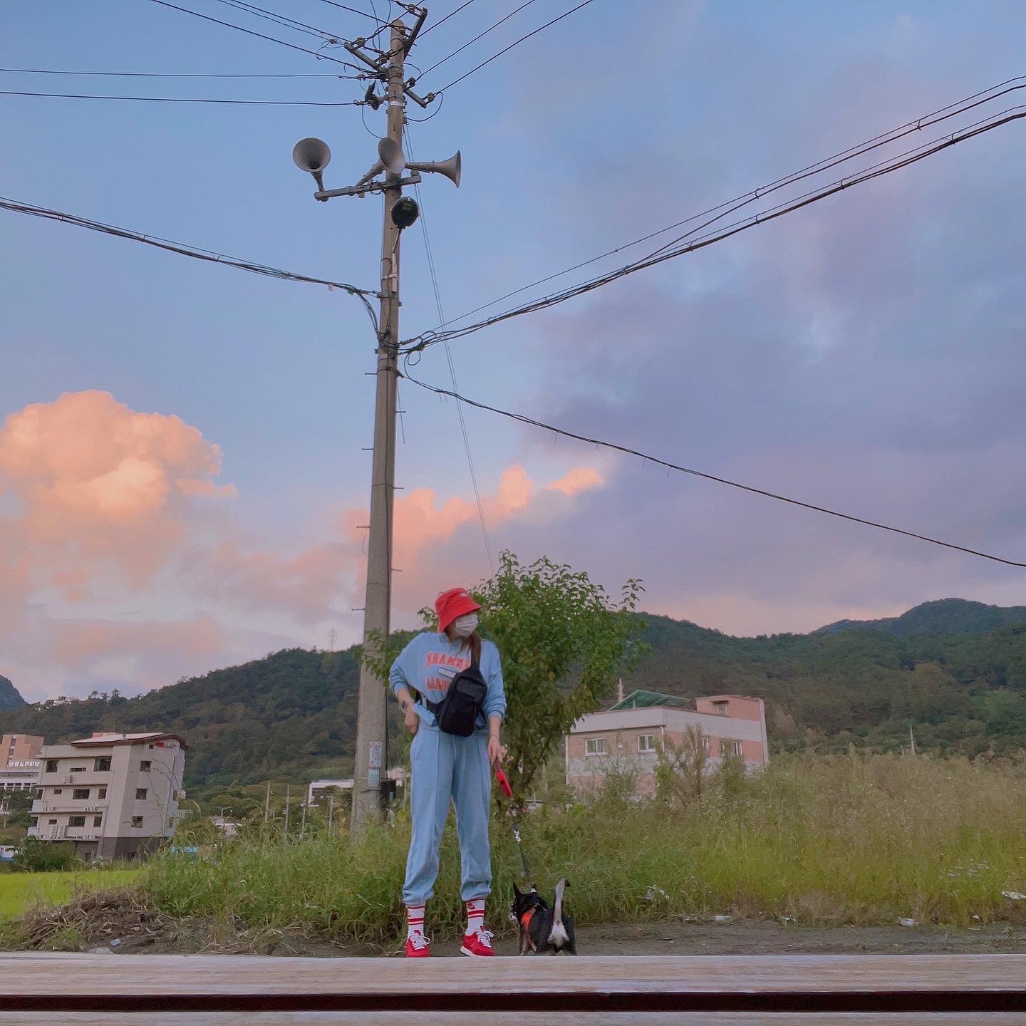 Nike Futura Washed Bucket Hat Magic Ember 착용 스타일