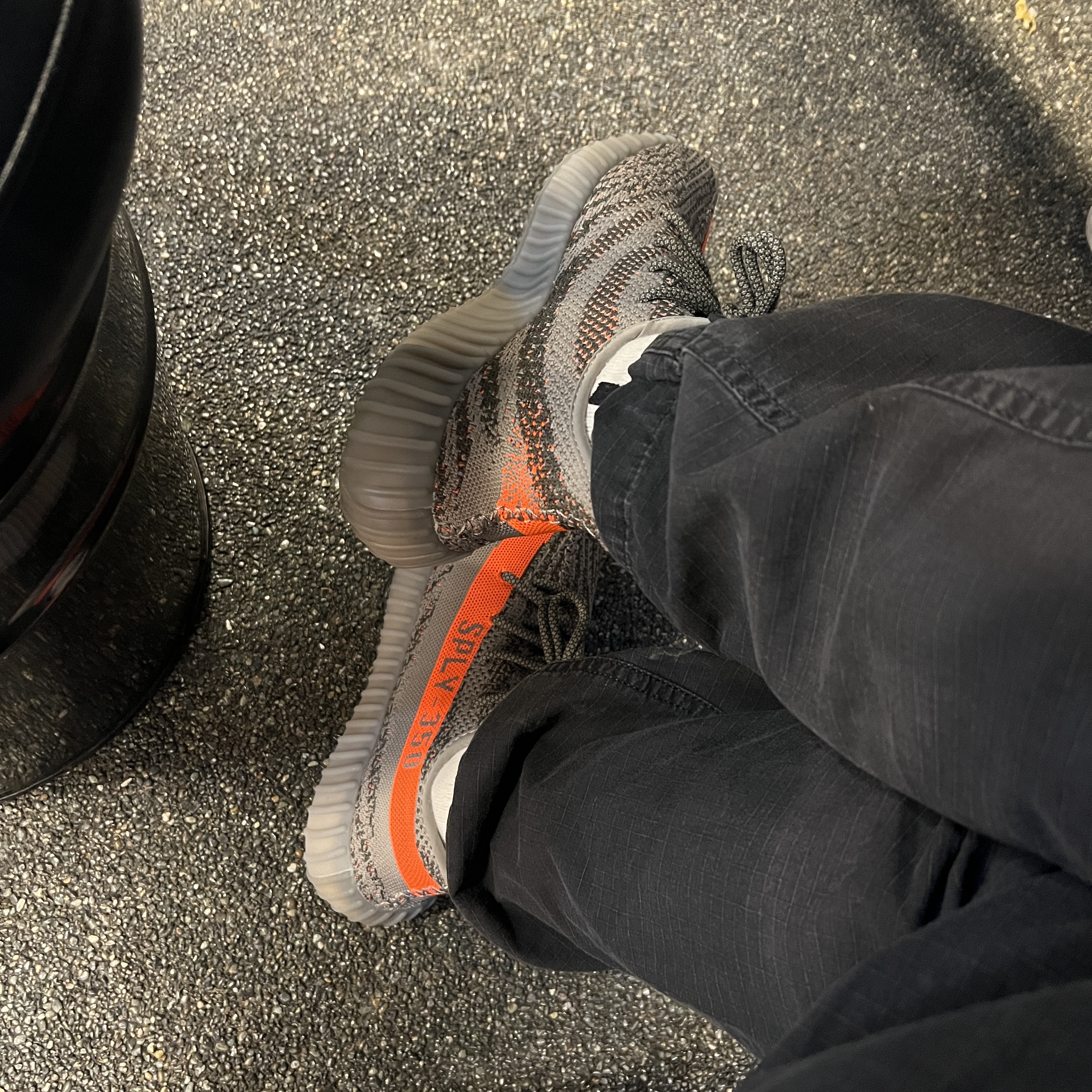 Adidas Yeezy Boost 350 V2 Beluga - Reflective 착용 스타일
