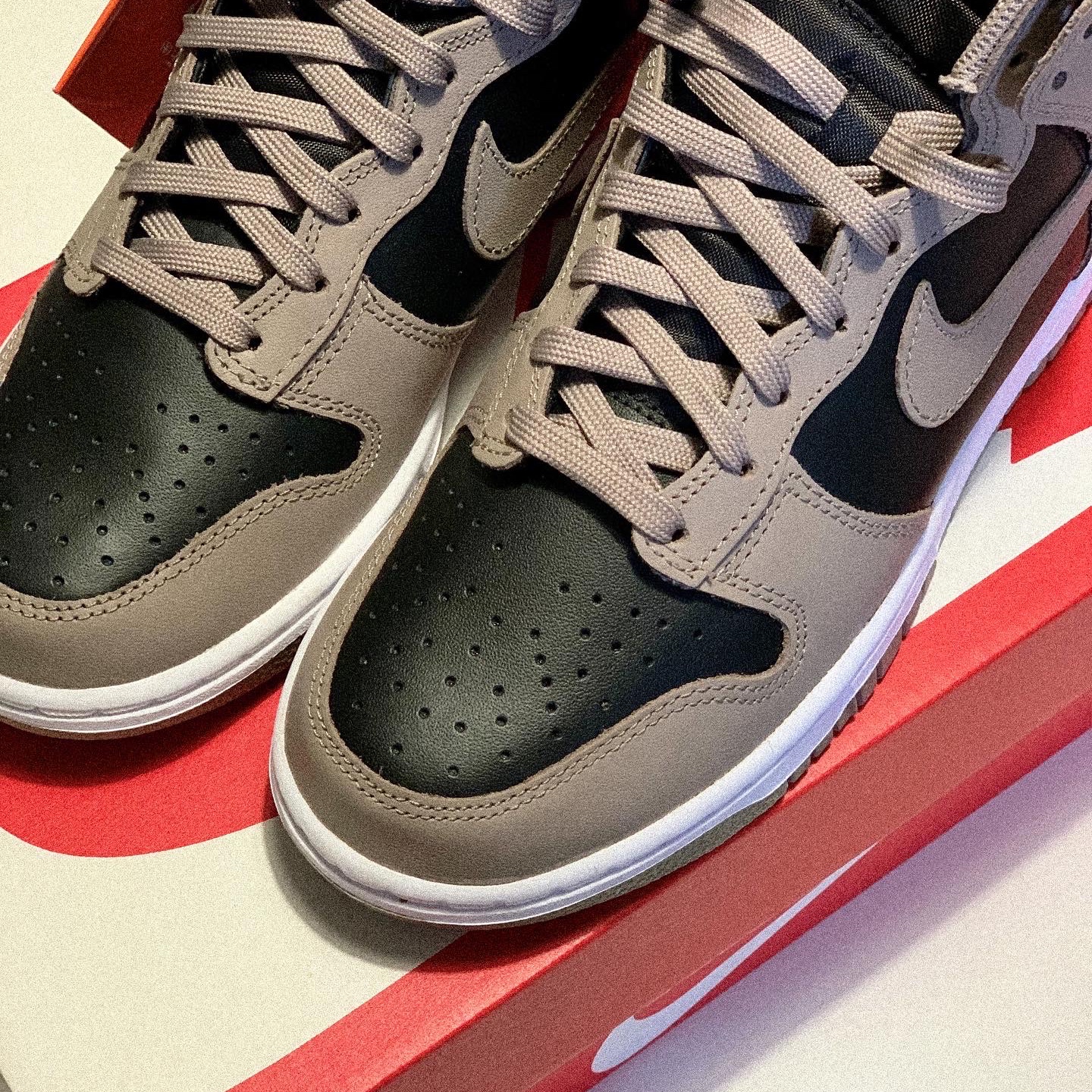 (W) Nike Dunk High Moon Fossil 착용 스타일 - 2