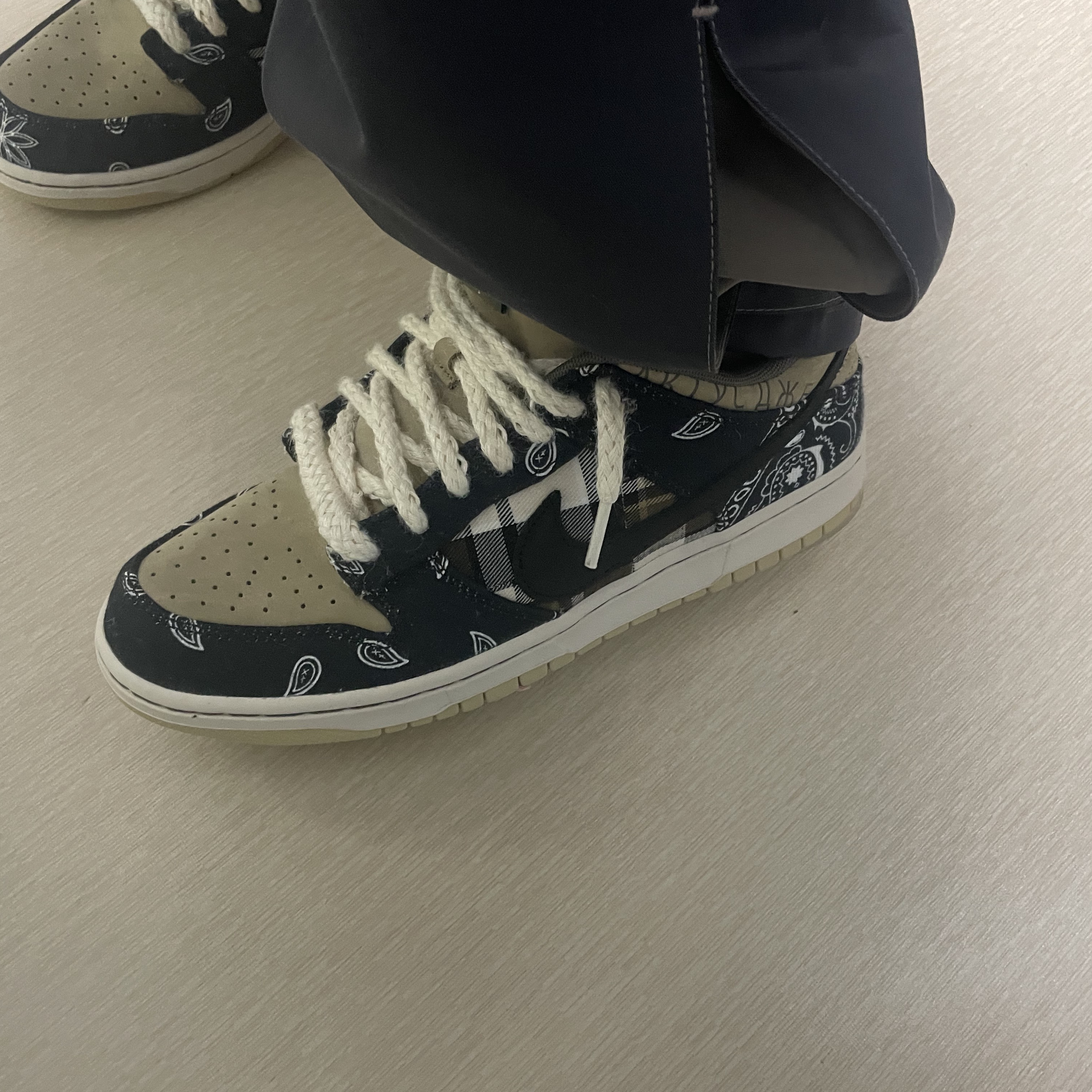 Nike x Travis Scott SB Dunk Low 착용 스타일 - 1