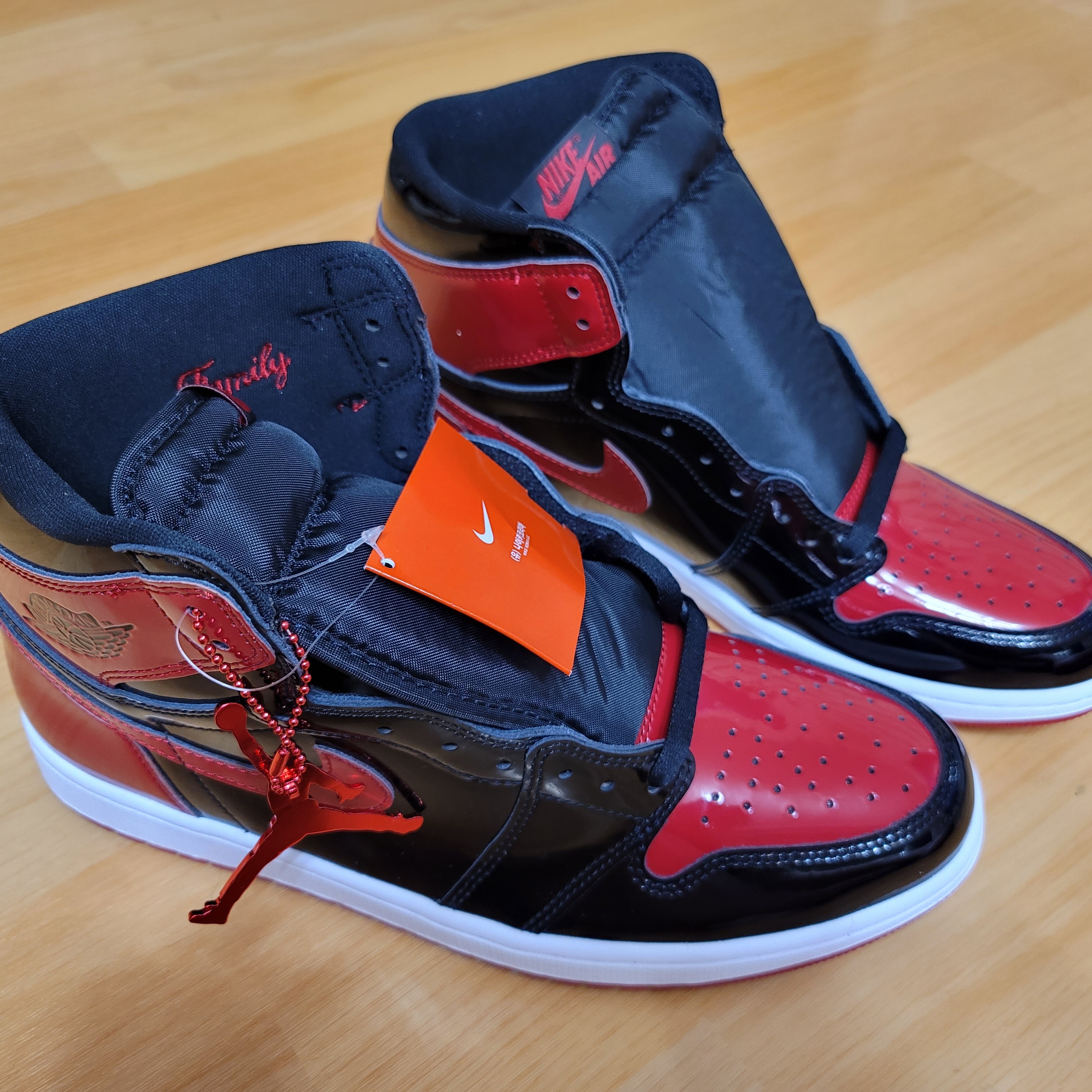 Jordan 1 Retro High OG Patent Bred 착용 스타일 - 2