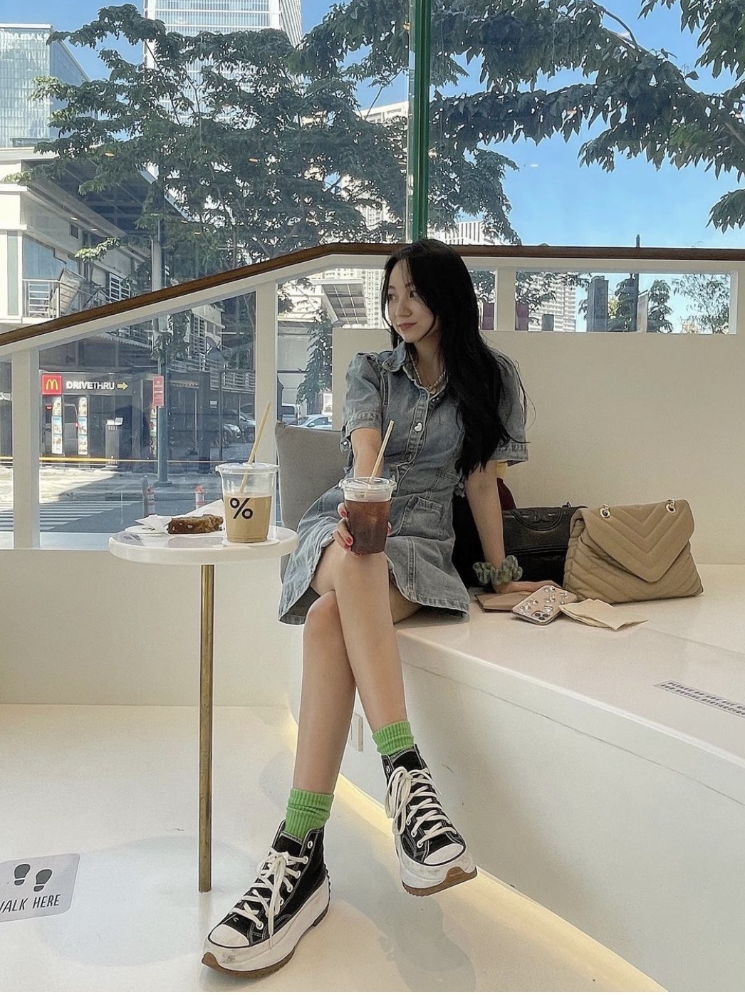 Converse Run Star Hike Hi Black White Gum 착용 스타일