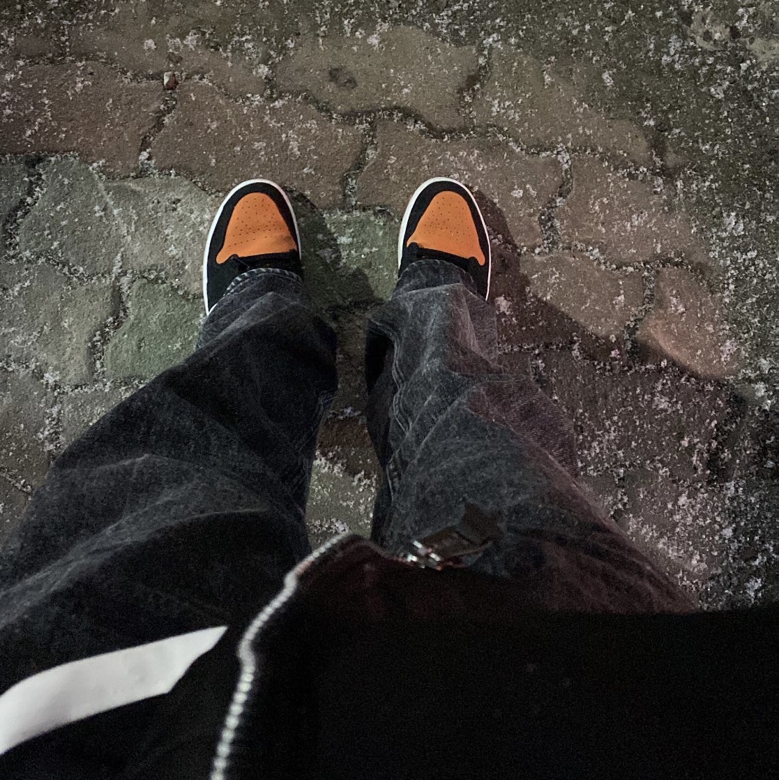 Jordan 1 Low Shattered Backboard 착용 스타일