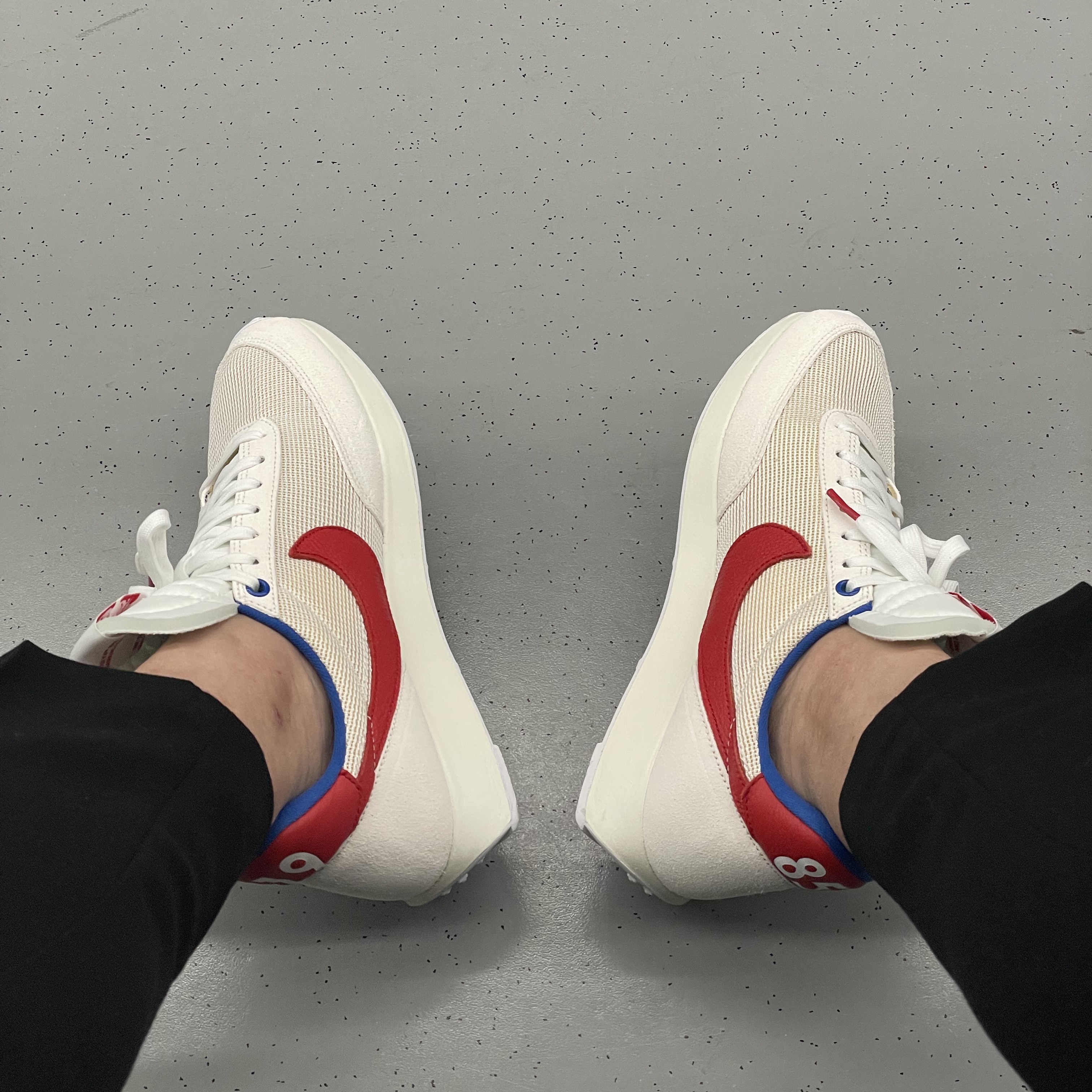 Nike x Stranger Things Tailwind 79 Independence Day Pack 착용 스타일