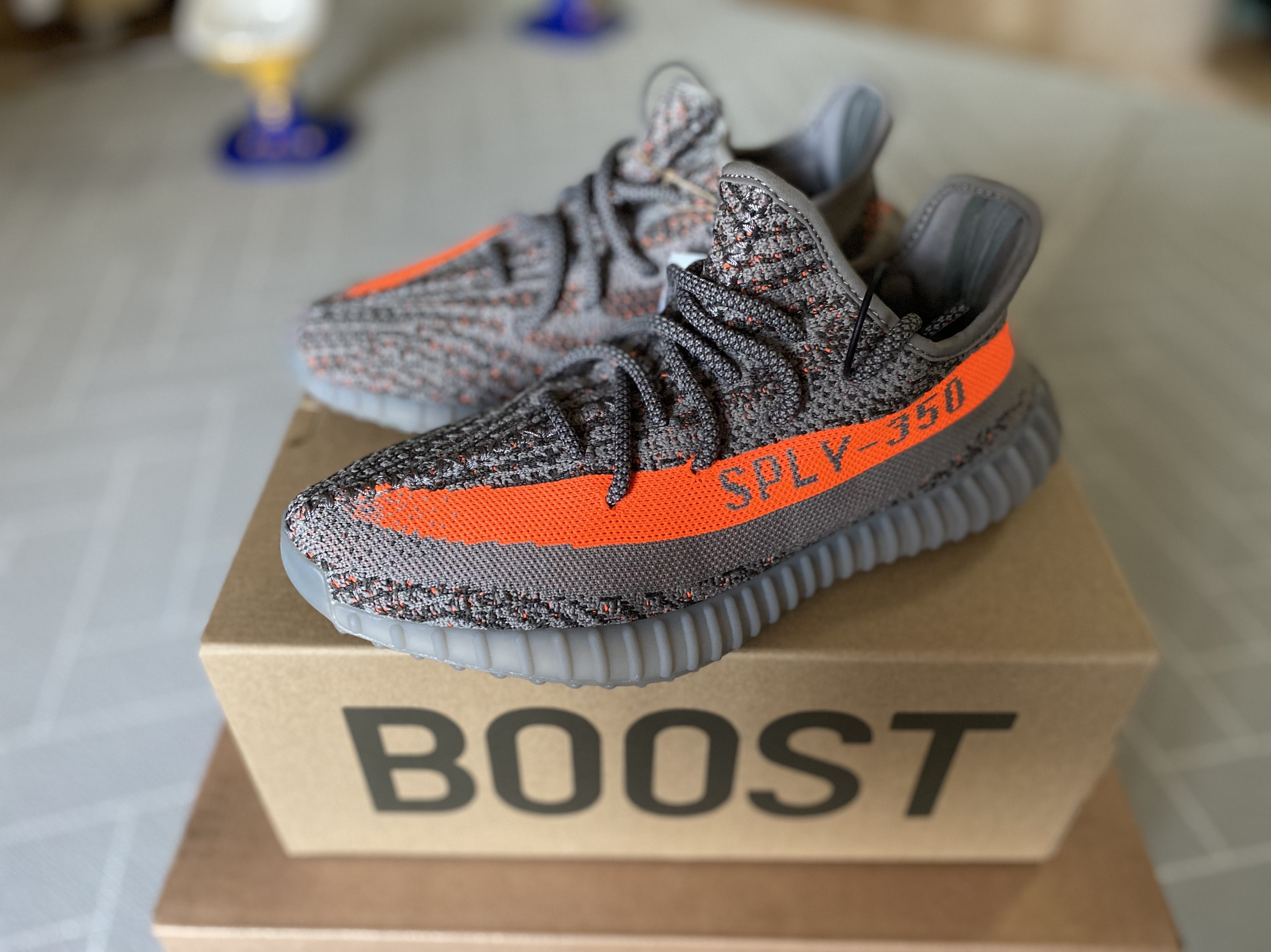 Adidas Yeezy Boost 350 V2 Beluga - Reflective 착용 스타일 - 2