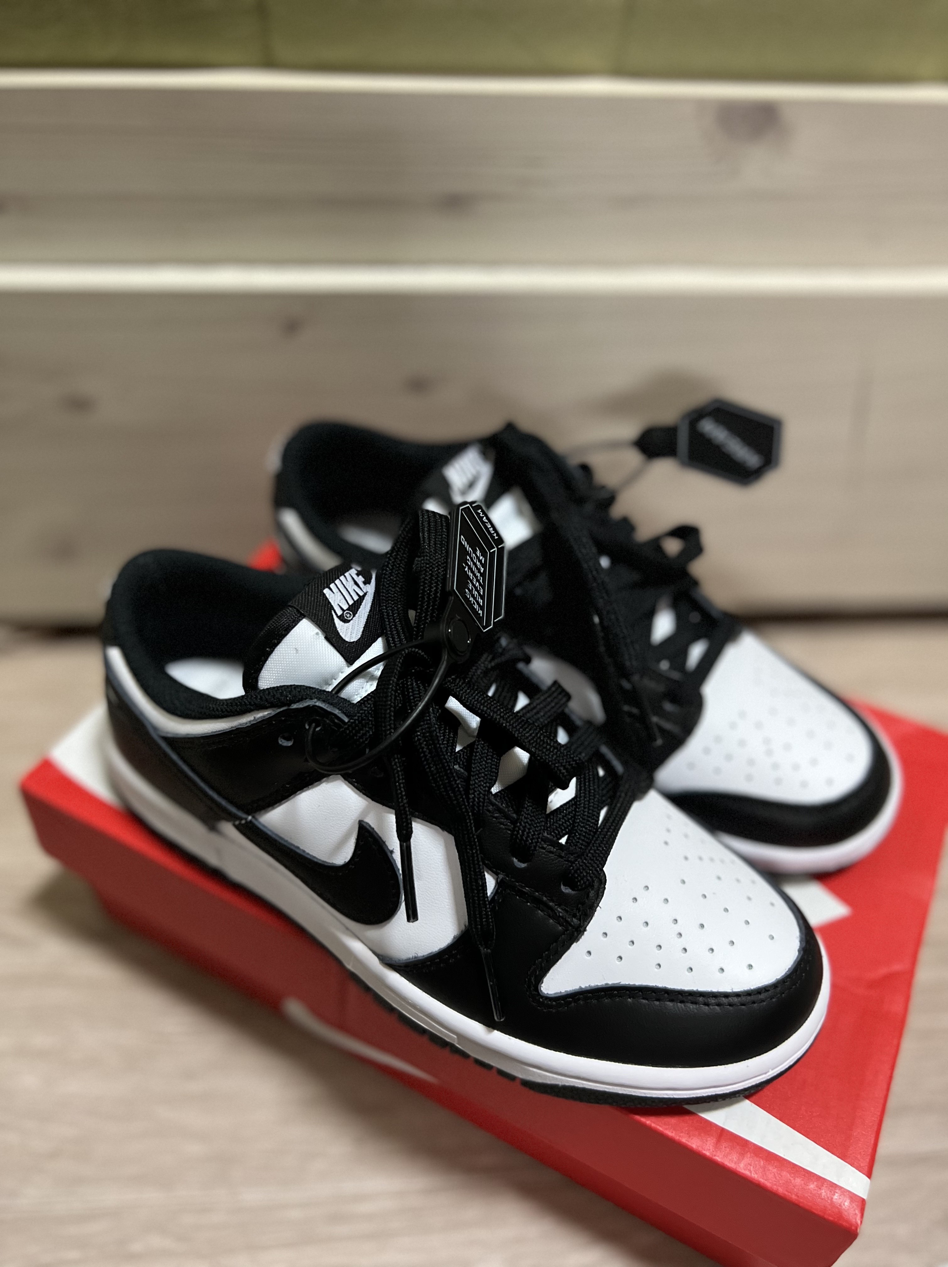 (W) Nike Dunk Low Black 착용 스타일 - 2