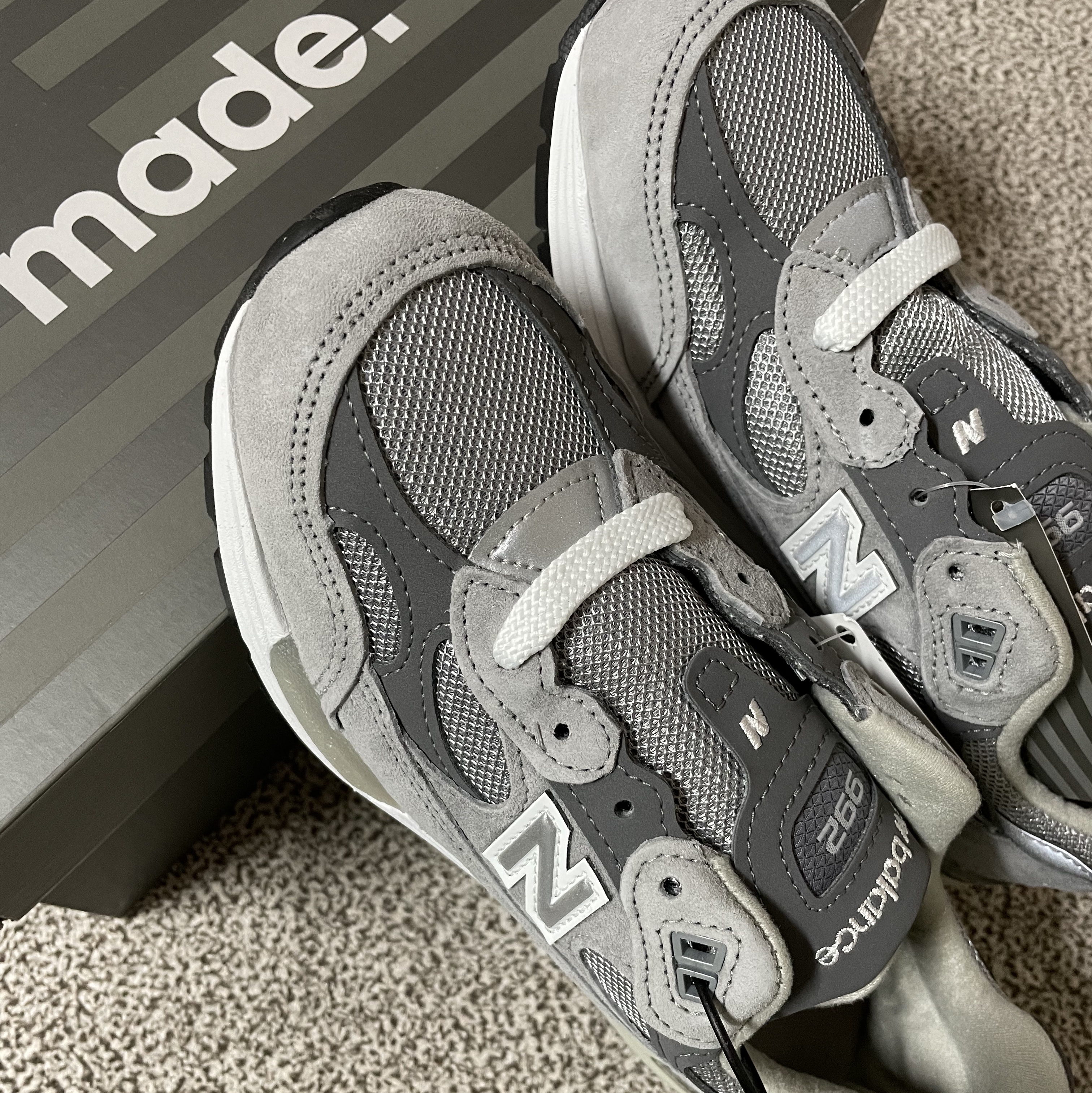 New Balance 992 Made in USA Grey - D Standard 착용 스타일 - 1