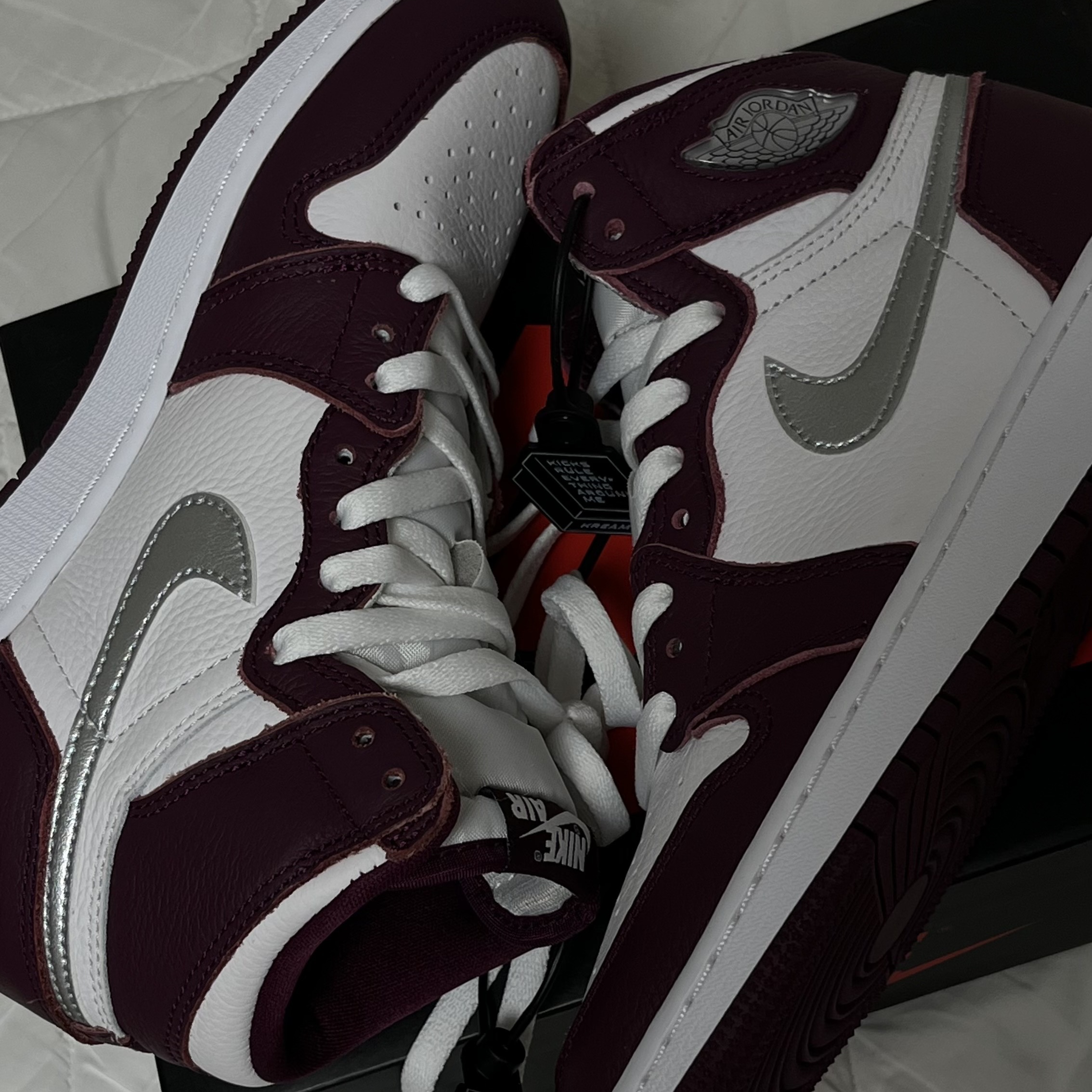 (GS) Jordan 1 Retro High OG Bordeaux 착용 스타일
