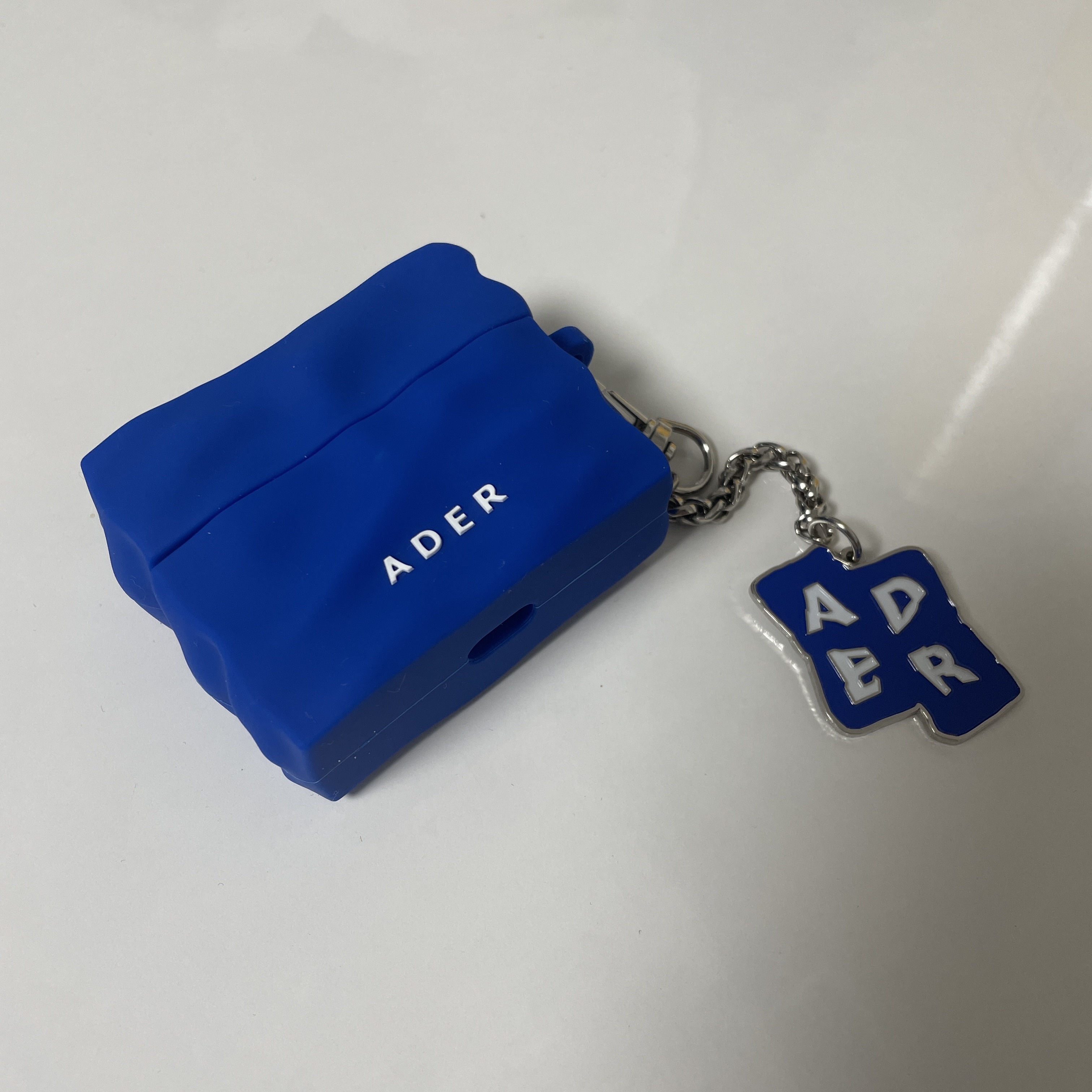 Casetify x Ader Error AirPods Pro Case 착용 스타일