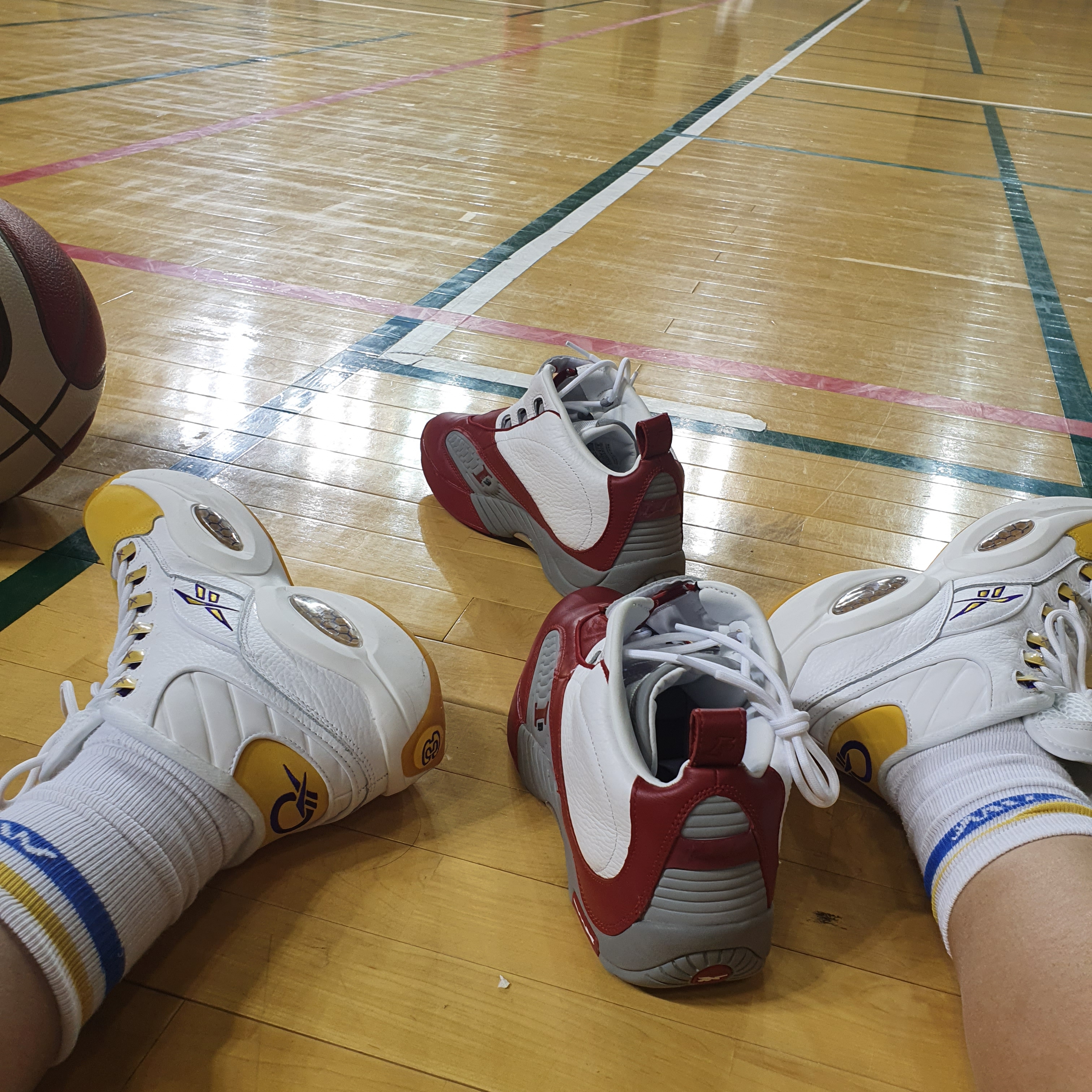 Reebok Question Mid Yellow Toe, Reebok Answer 5 Black Silver 착용 스타일