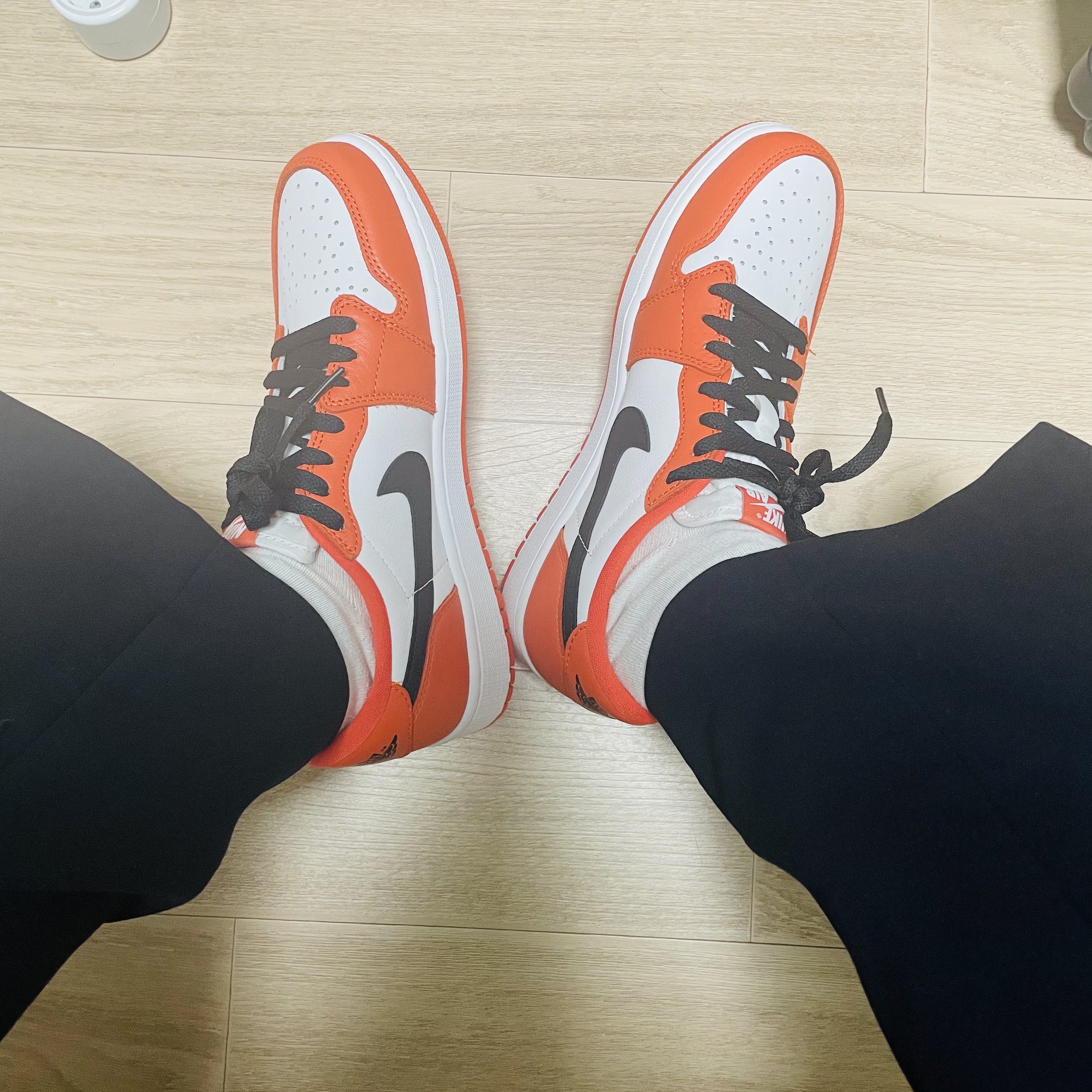 Jordan 1 Low OG Starfish 착용 스타일 - 2