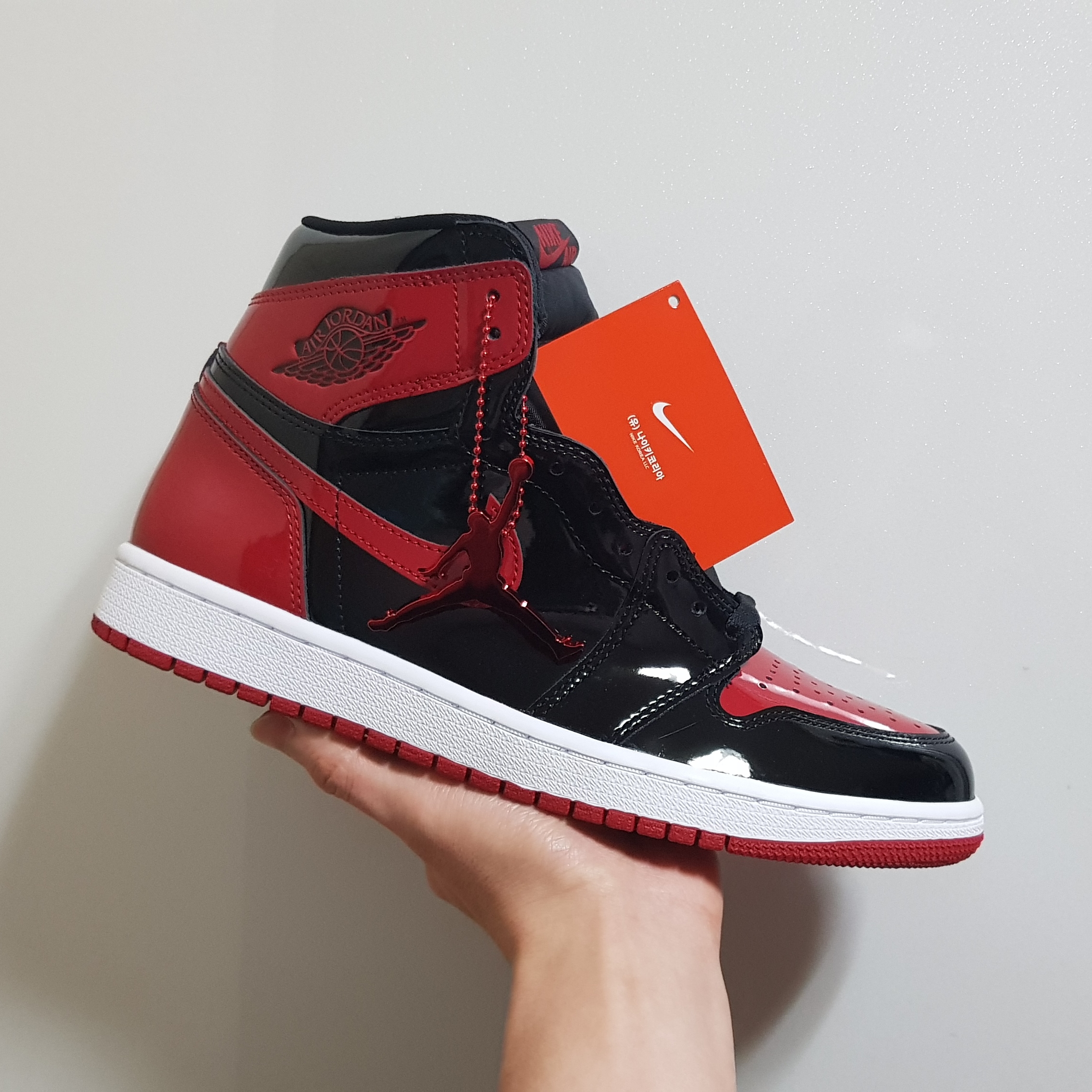 Jordan 1 Retro High OG Patent Bred 착용 스타일