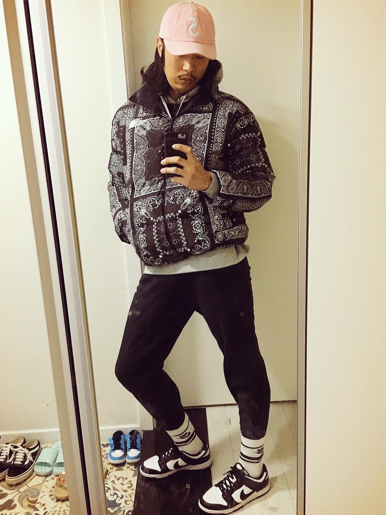 Nike Dunk Low Retro Black, The North Face Lofty Down Jacket Black 착용 스타일 - 2