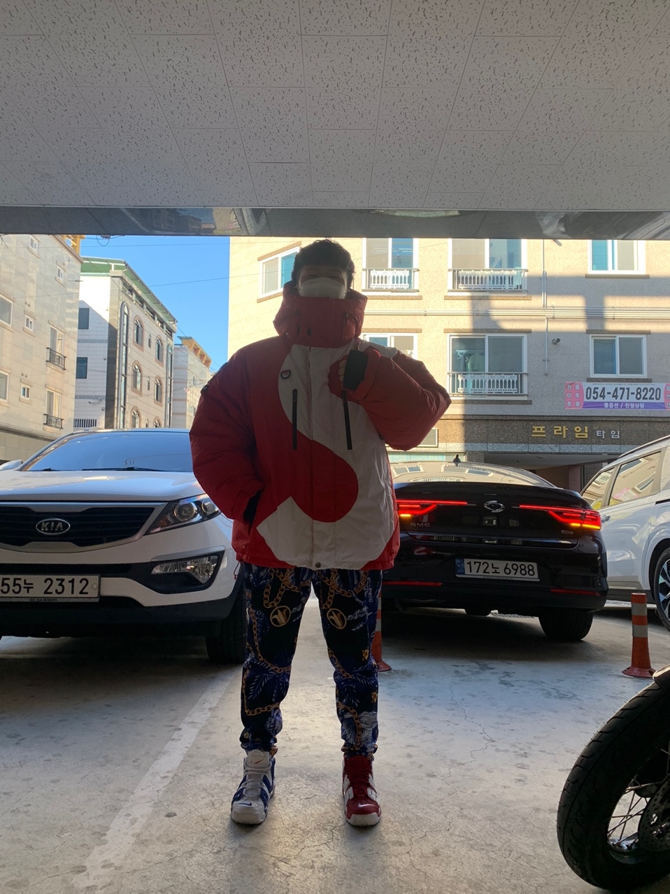 Supreme x The North Face S Logo Summit Series Himalayan Parka Red - 20FW, Nike x Supreme Air More Uptempo Suptempo Red 착용 스타일