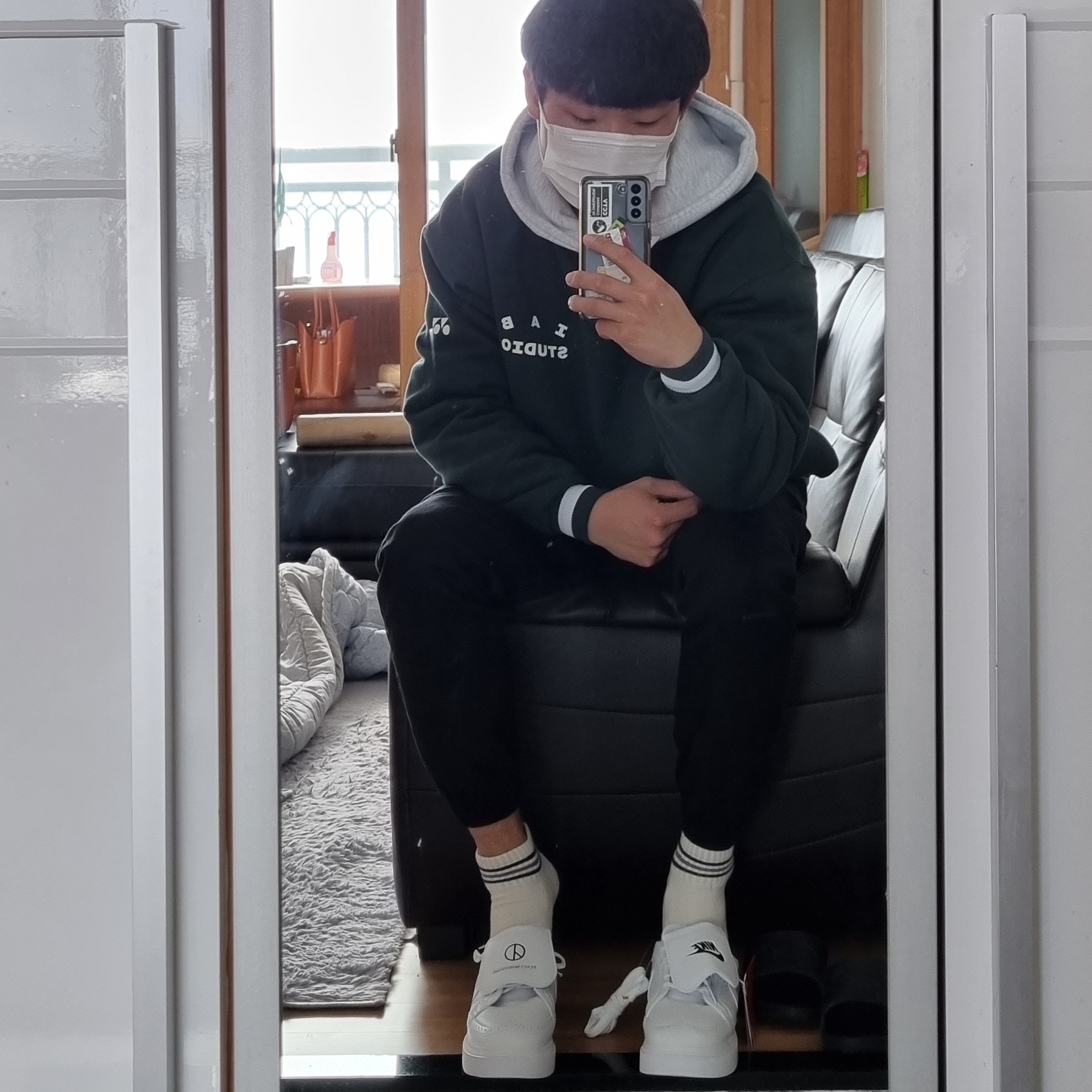 IAB Studio x Yonex Sweatshirt Green, Nike x Peaceminusone Kwondo1 White 착용 스타일