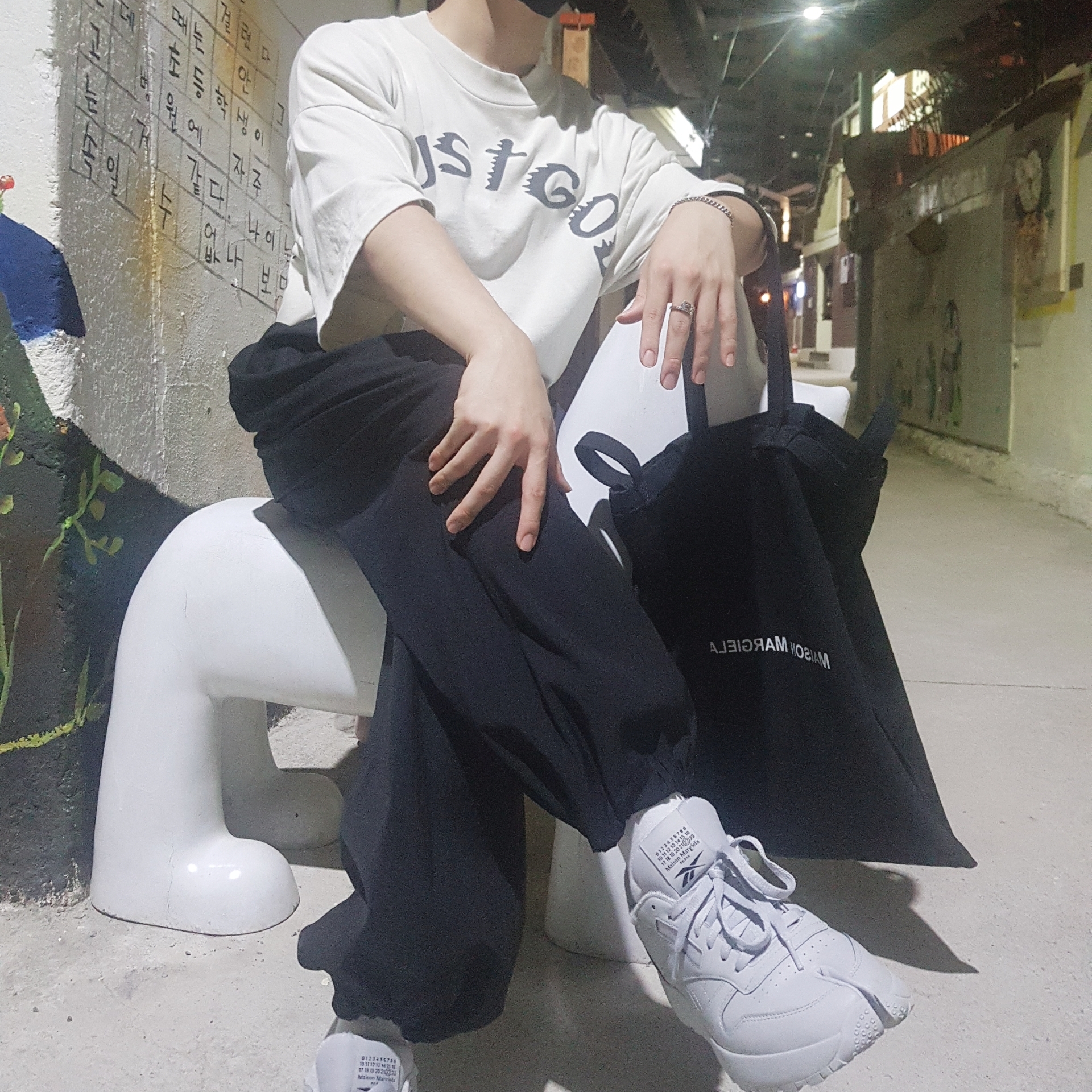 Reebok x Maison Margiela Classic Leather Tabi Shoes Grey 착용 스타일