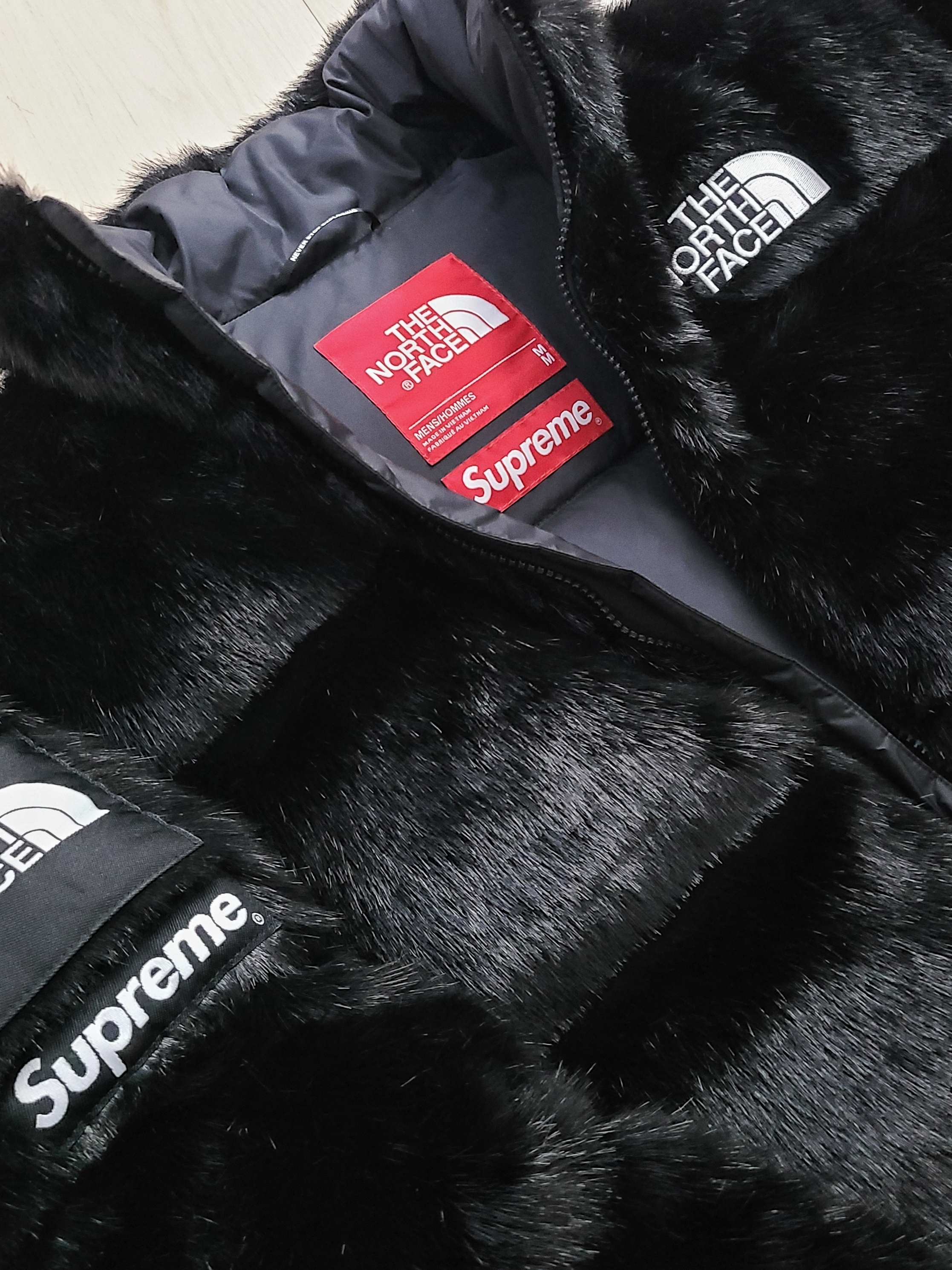 Supreme x The North Face Faux Fur Nuptse Jacket Black - 20FW 착용 스타일 - 2
