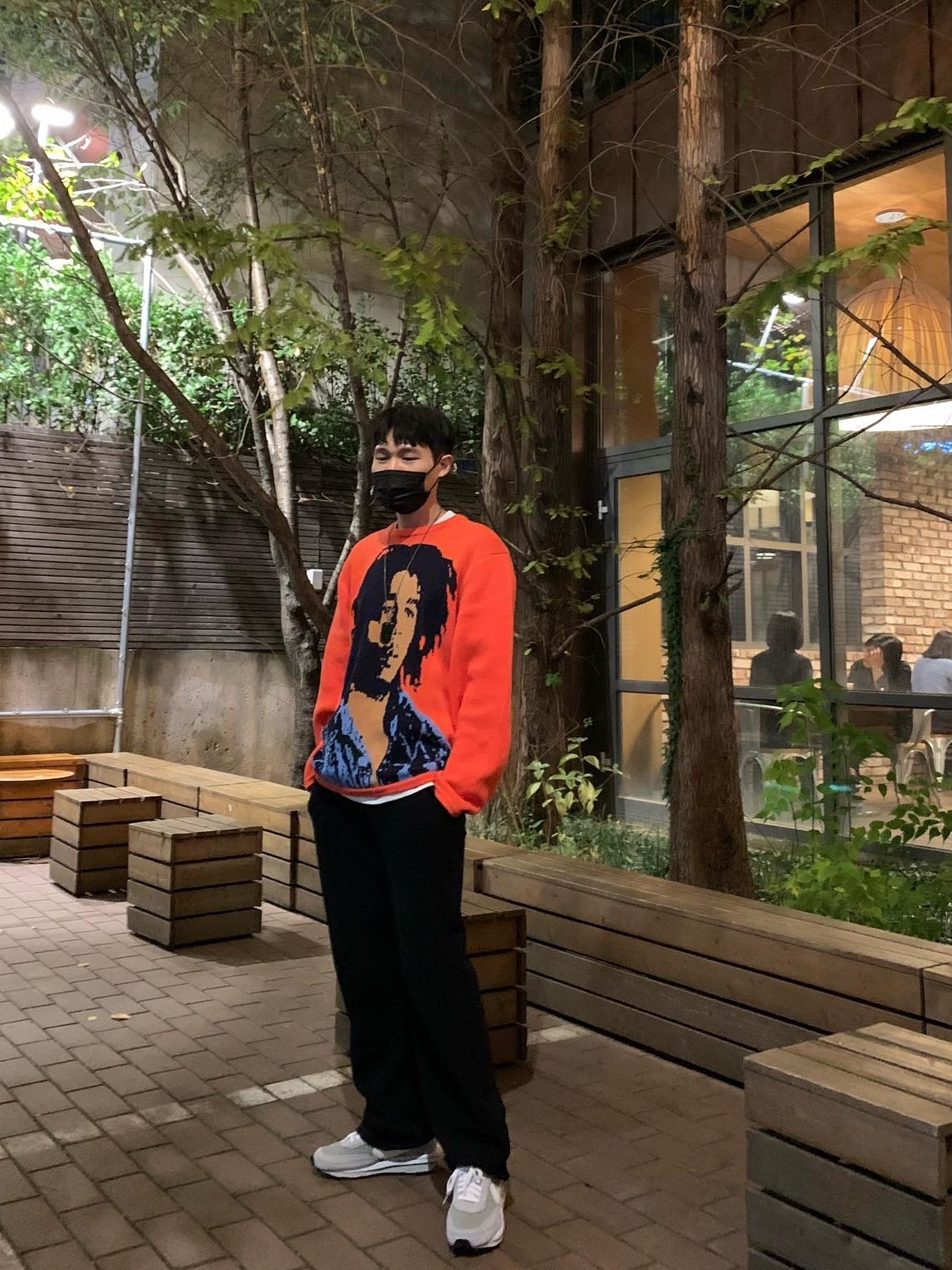 Nike x Sacai x Fragment LDWaffle Light Smoke Grey, Stussy Bob Marley Sweater Red 착용 스타일 - 1