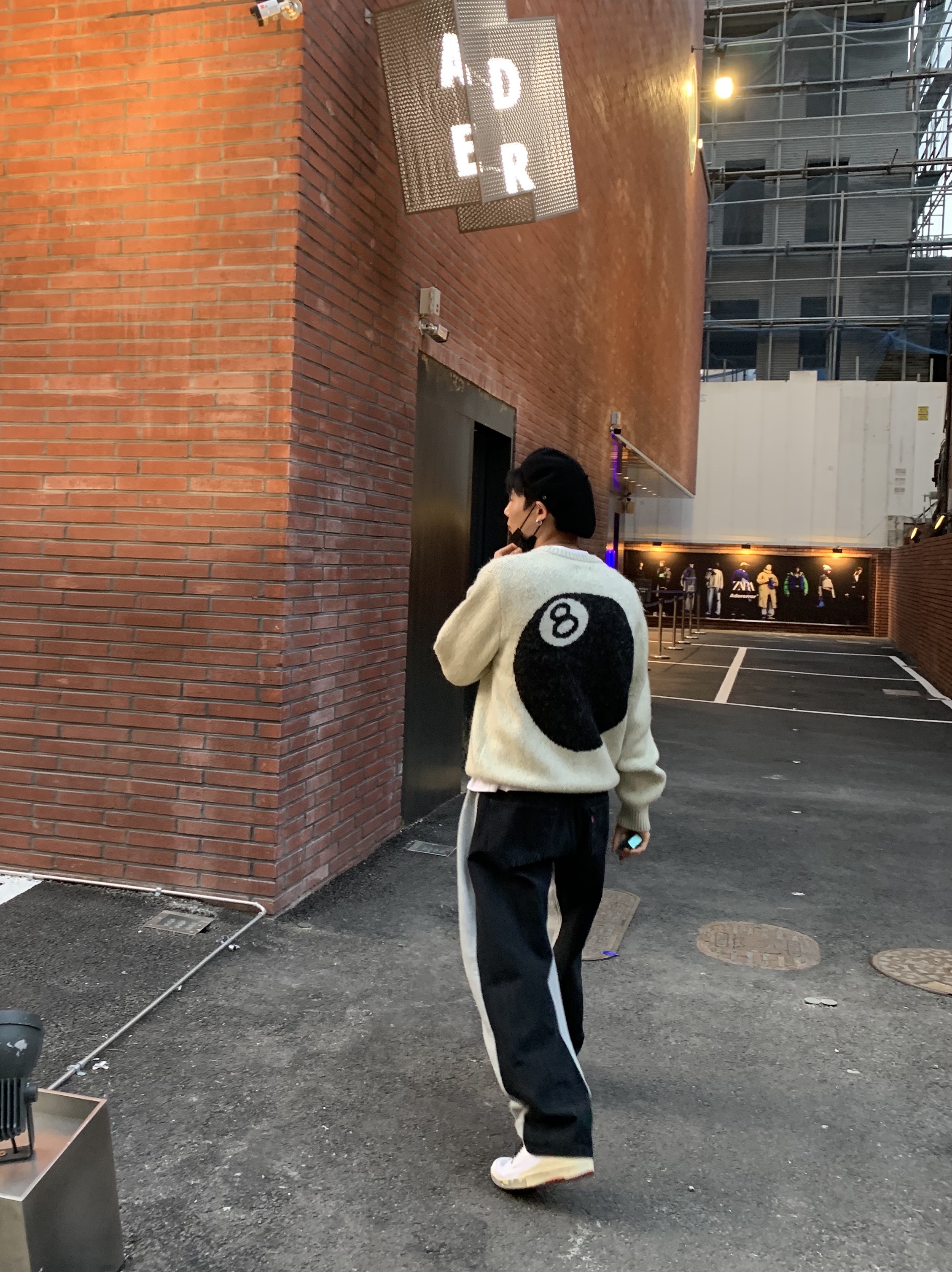 Jordan 2 x Off-White Retro Low SP White and Varsity Red 착용 스타일 - 3