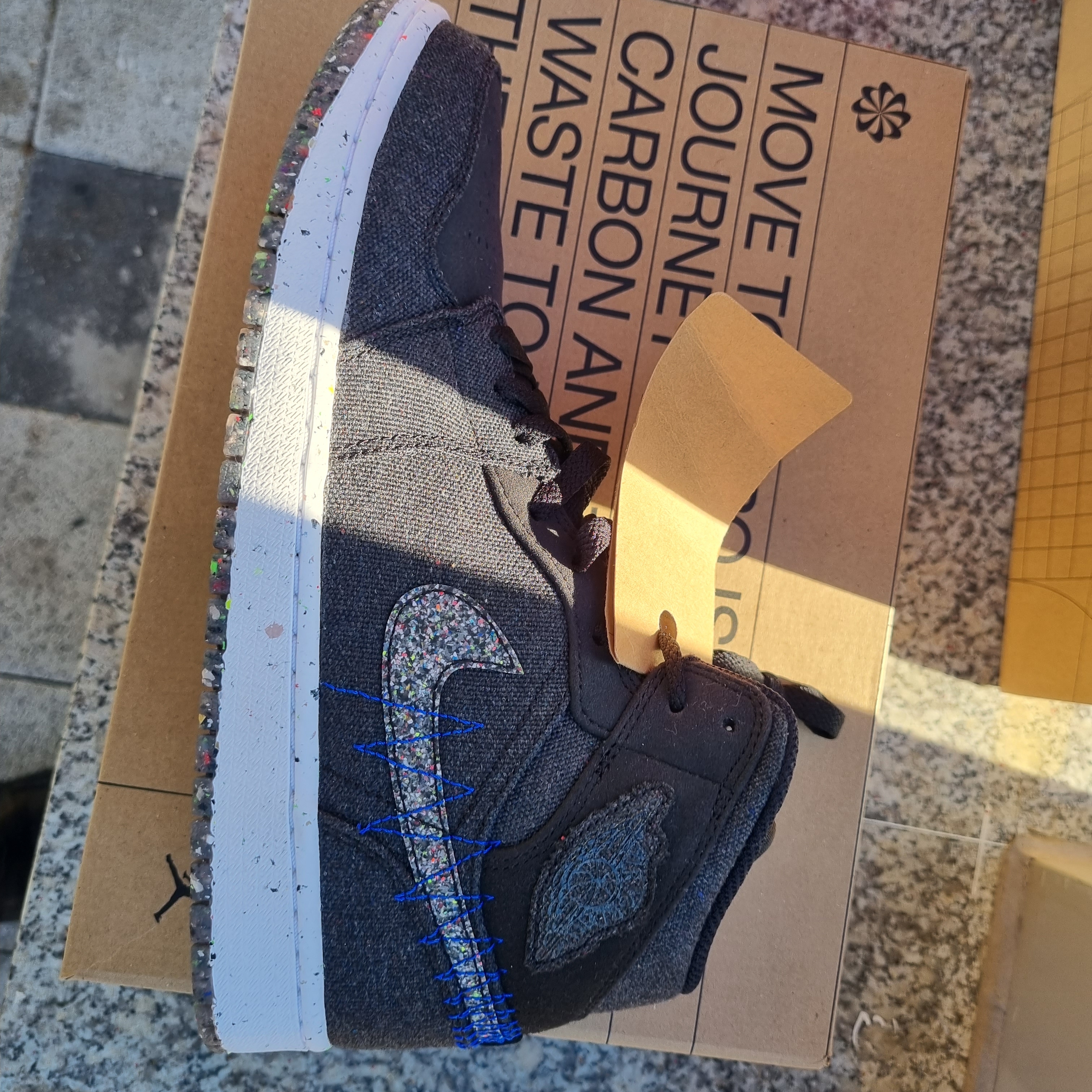 Jordan 1 Mid SE Crater Black 착용 스타일