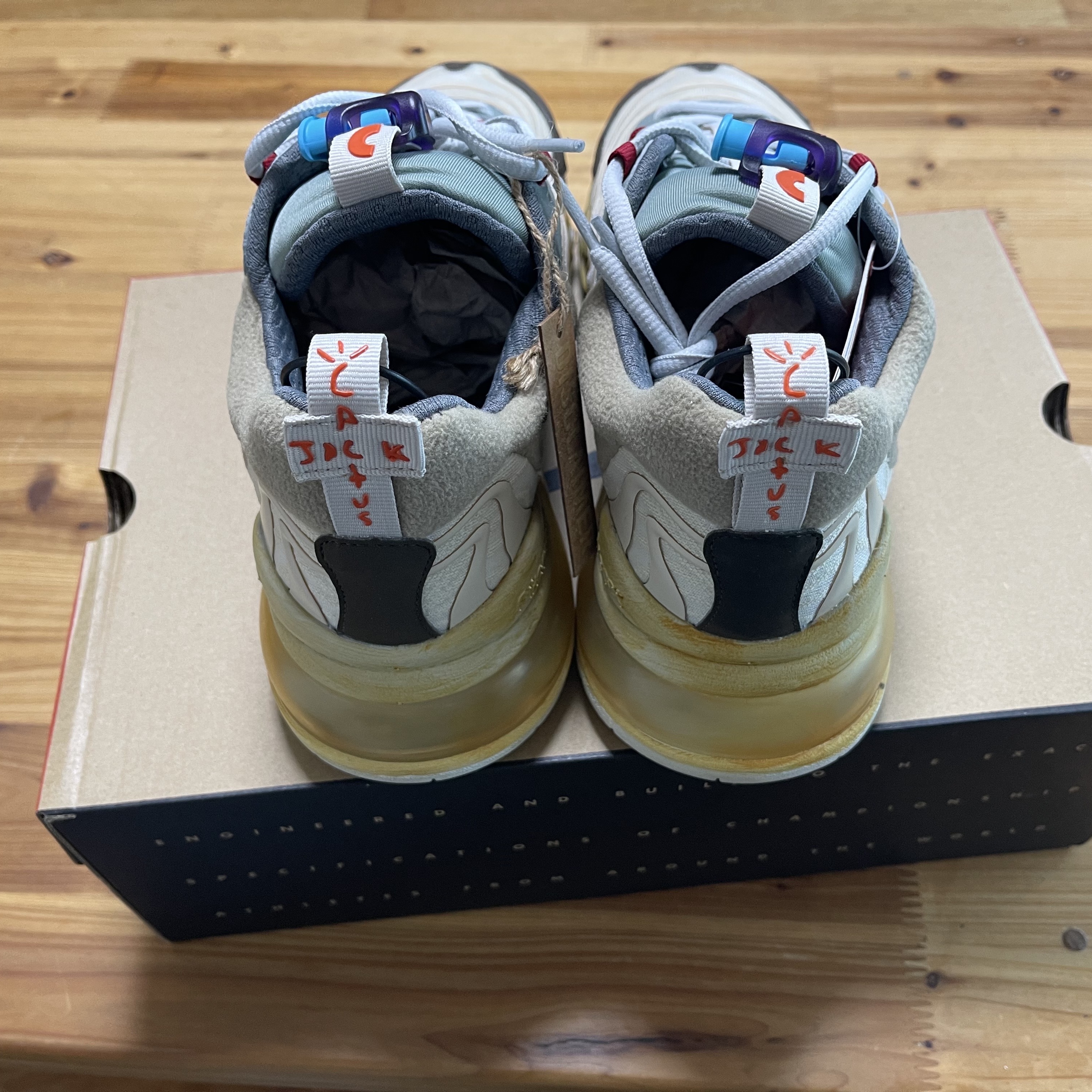Nike x Travis Scott Air Max 270 React Cactus Trails 착용 스타일 - 3