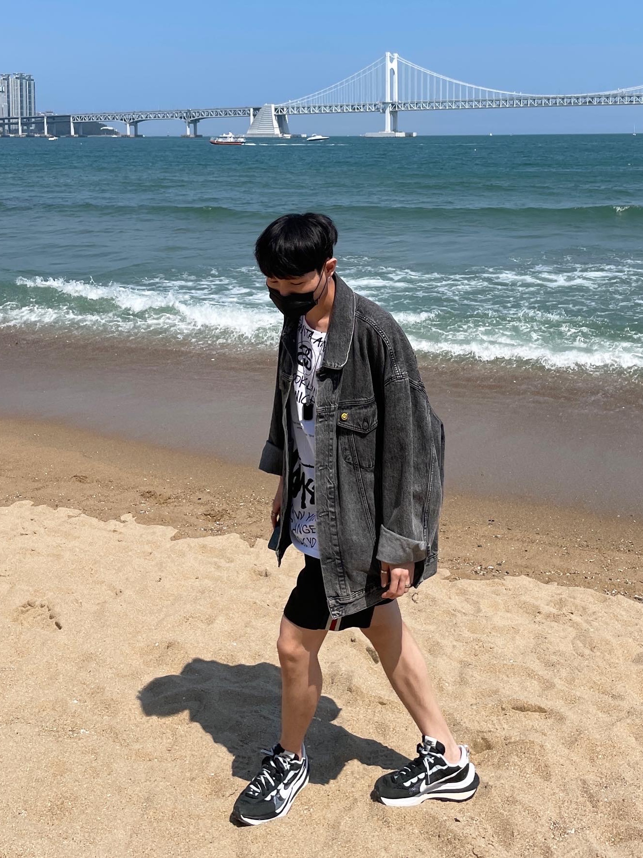 Nike x Sacai VaporWaffle Black White 착용 스타일 - 1