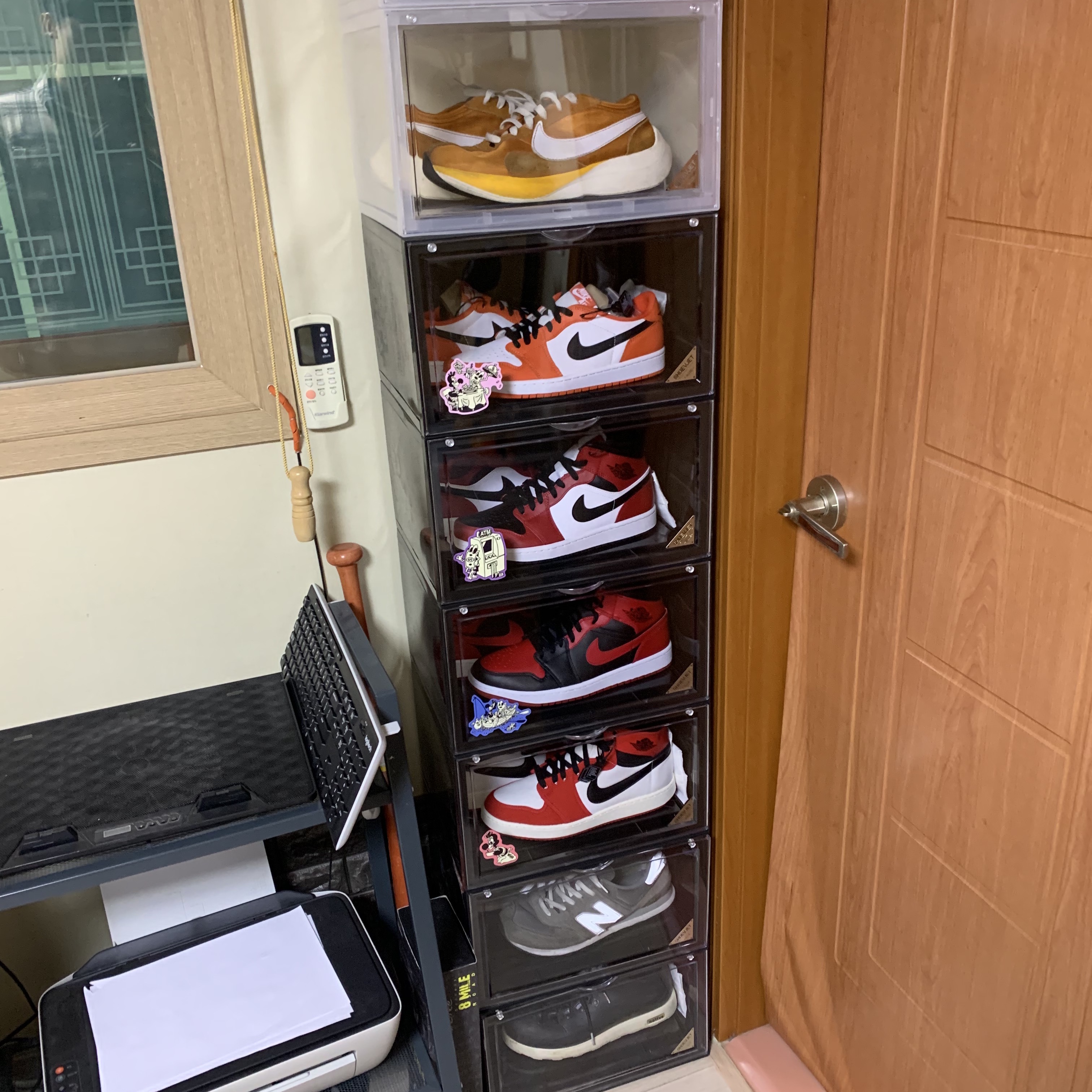 Nike Moon Racer Monarch, Jordan 1 Low OG Starfish 착용 스타일