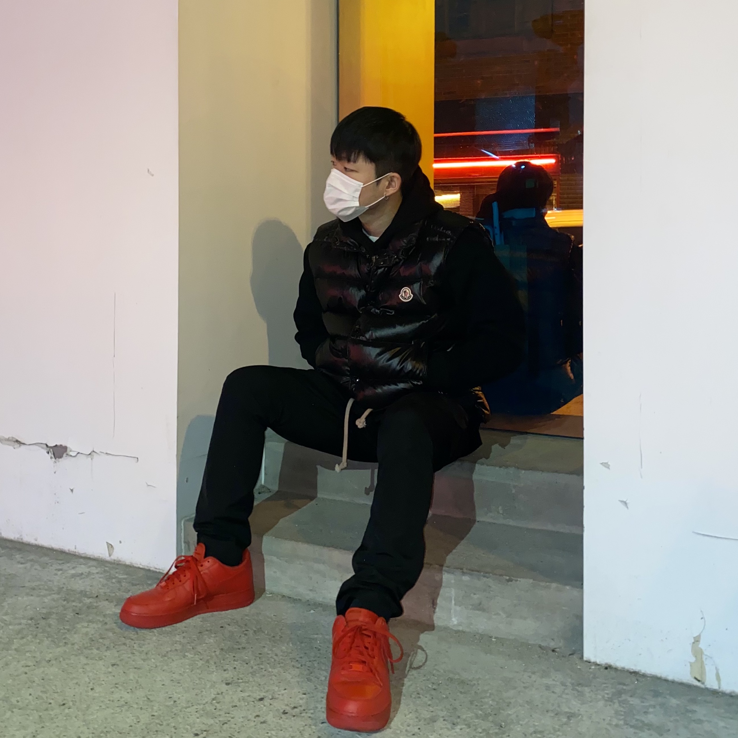 Nike Air Force 1 '07 LV8 Low 1 Triple Red 착용 스타일