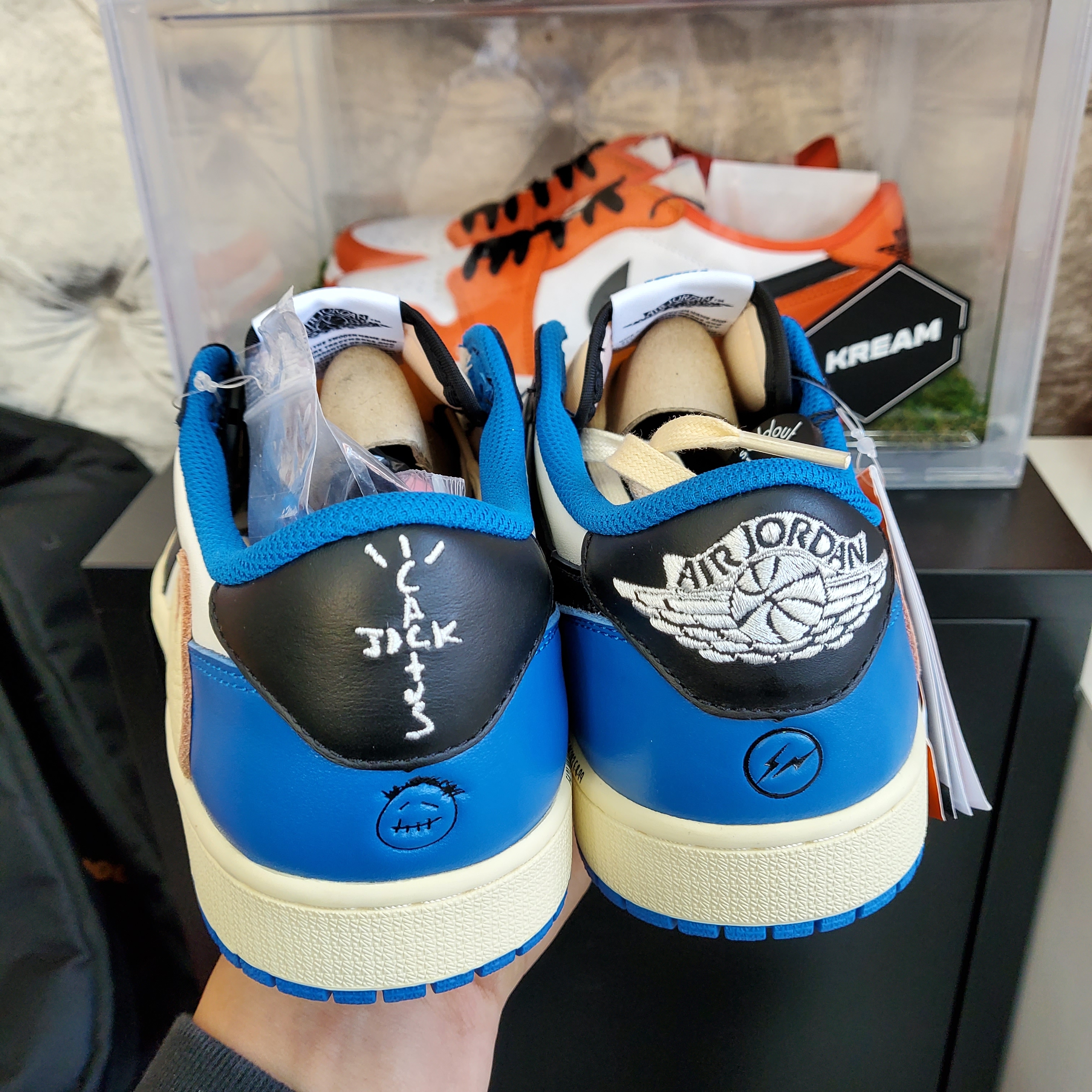 Jordan 1 x Travis Scott x Fragment Retro Low OG SP Military Blue, Jordan 1 Low OG Starfish 착용 스타일 - 2