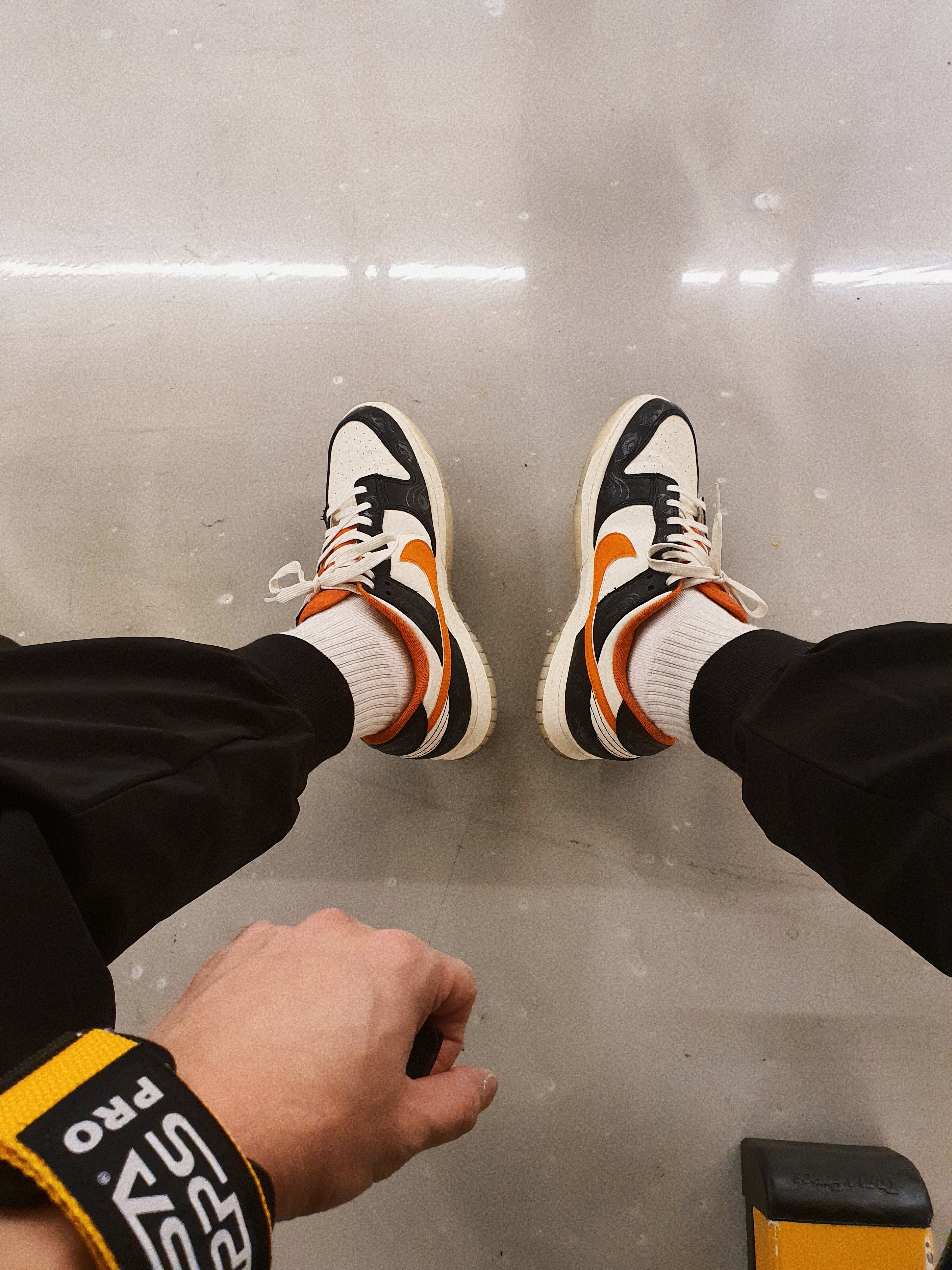 Nike Dunk Low Retro PRM Halloween 착용 스타일 - 1