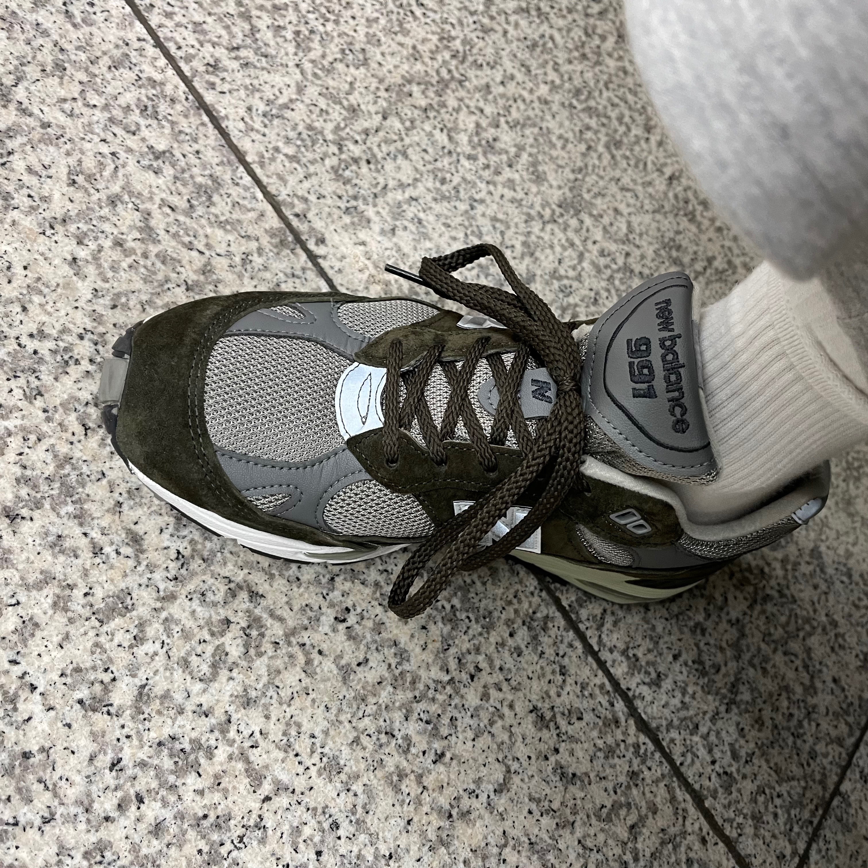 New Balance 991 Made in UK Dark Green 착용 스타일 - 1