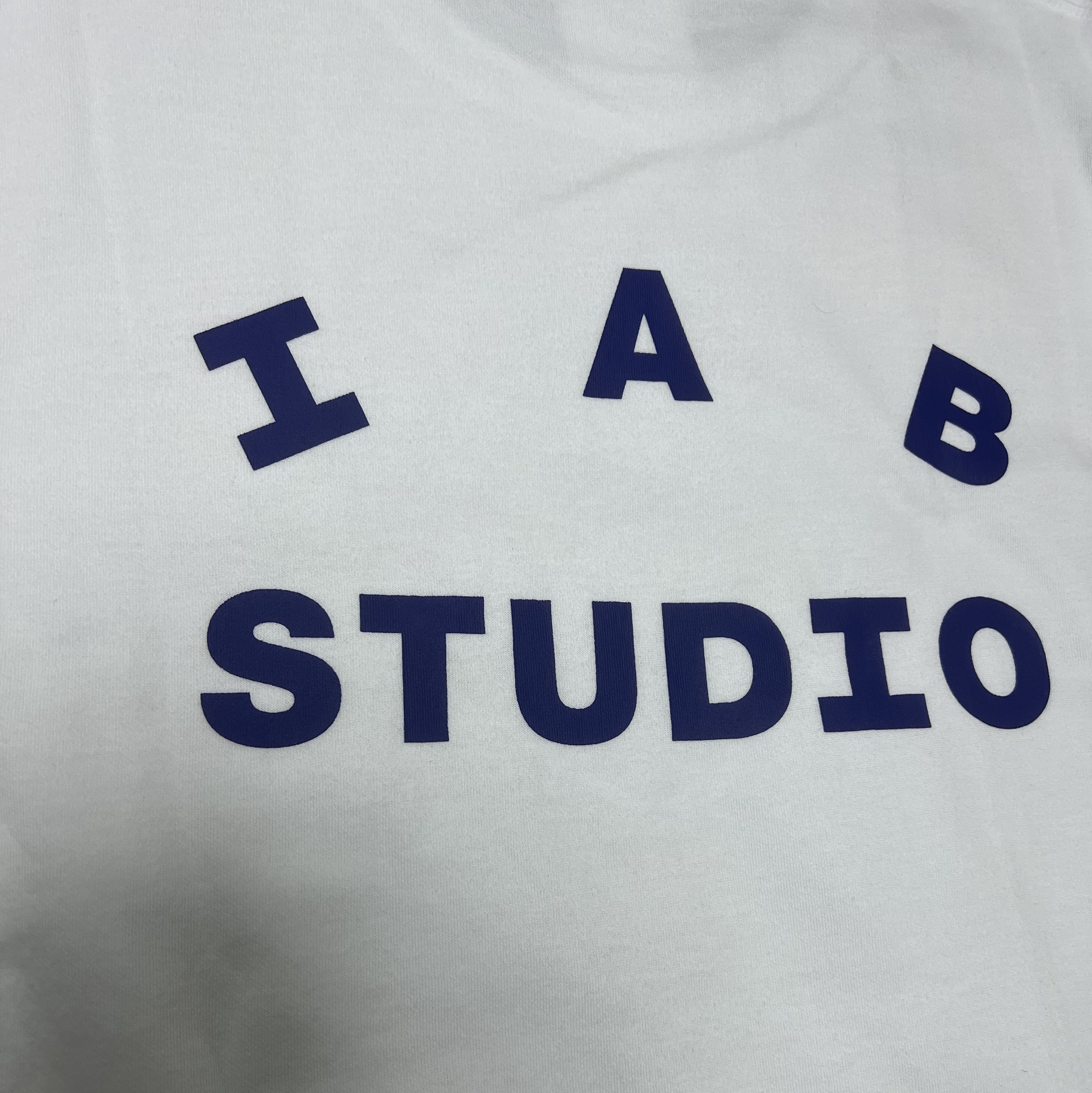 IAB Studio T-Shirt White 착용 스타일