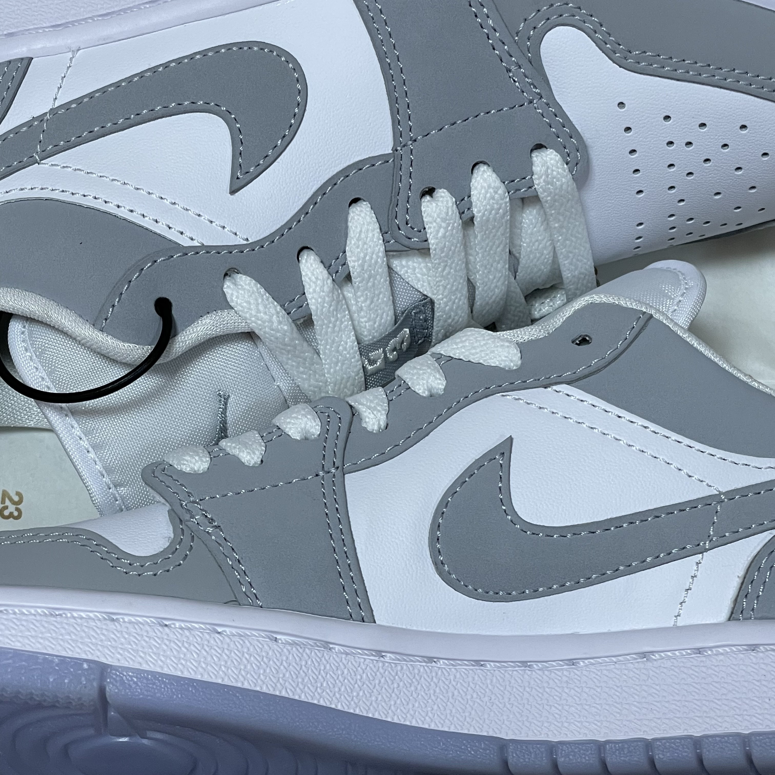 (W) Jordan 1 Low White Wolf Grey 착용 스타일