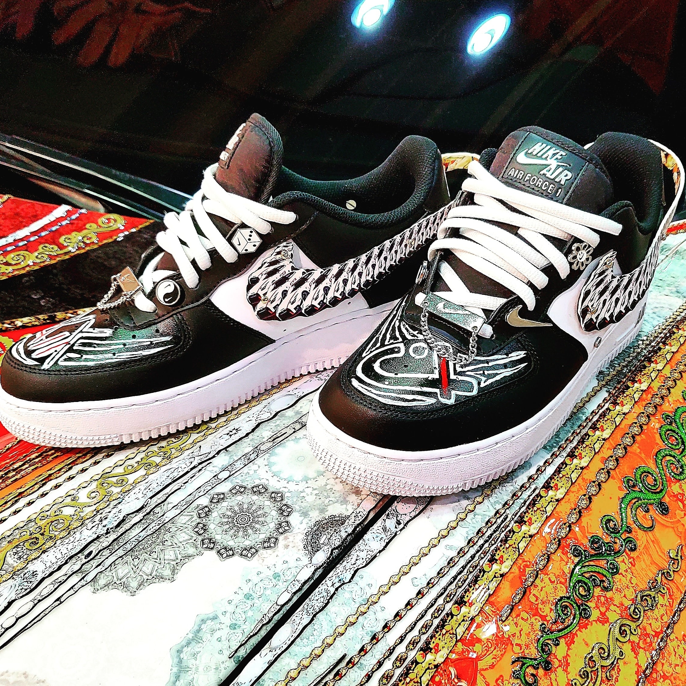 Nike Air Force 1 '07 PRM Black White 착용 스타일 - 2