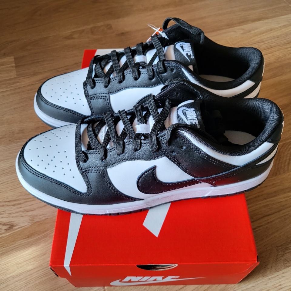Jordan 1 Retro High OG Patent Bred, Nike Dunk Low Retro Black 착용 스타일 - 2