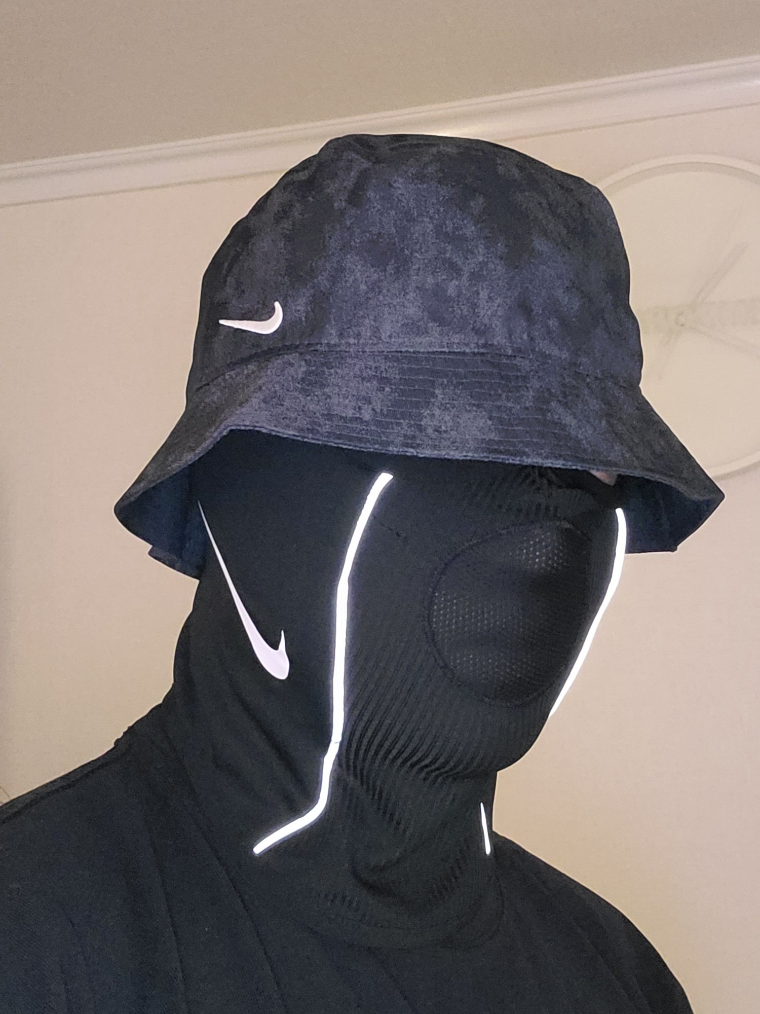 Nike NRG Bucket Hat Black 착용 스타일 - 2