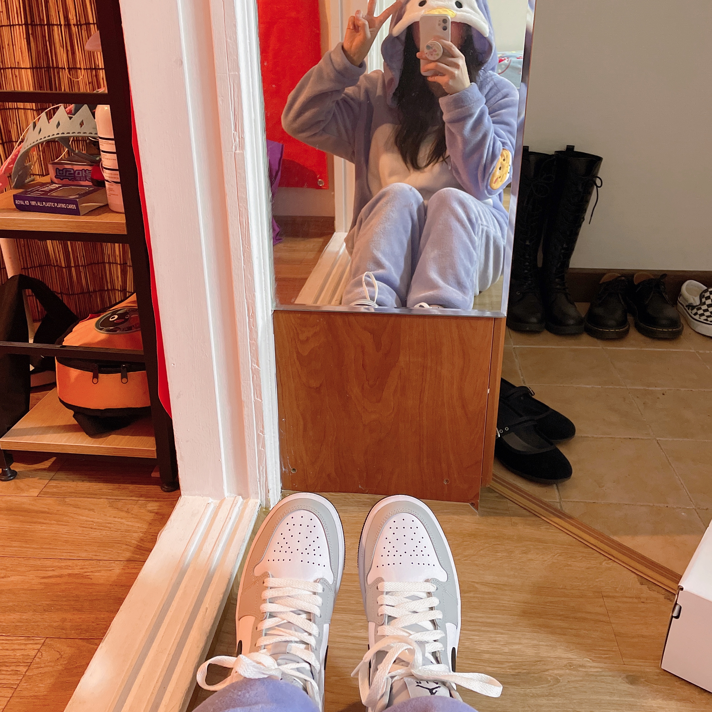(W) Jordan 1 Mid Grey Fog 착용 스타일 - 1