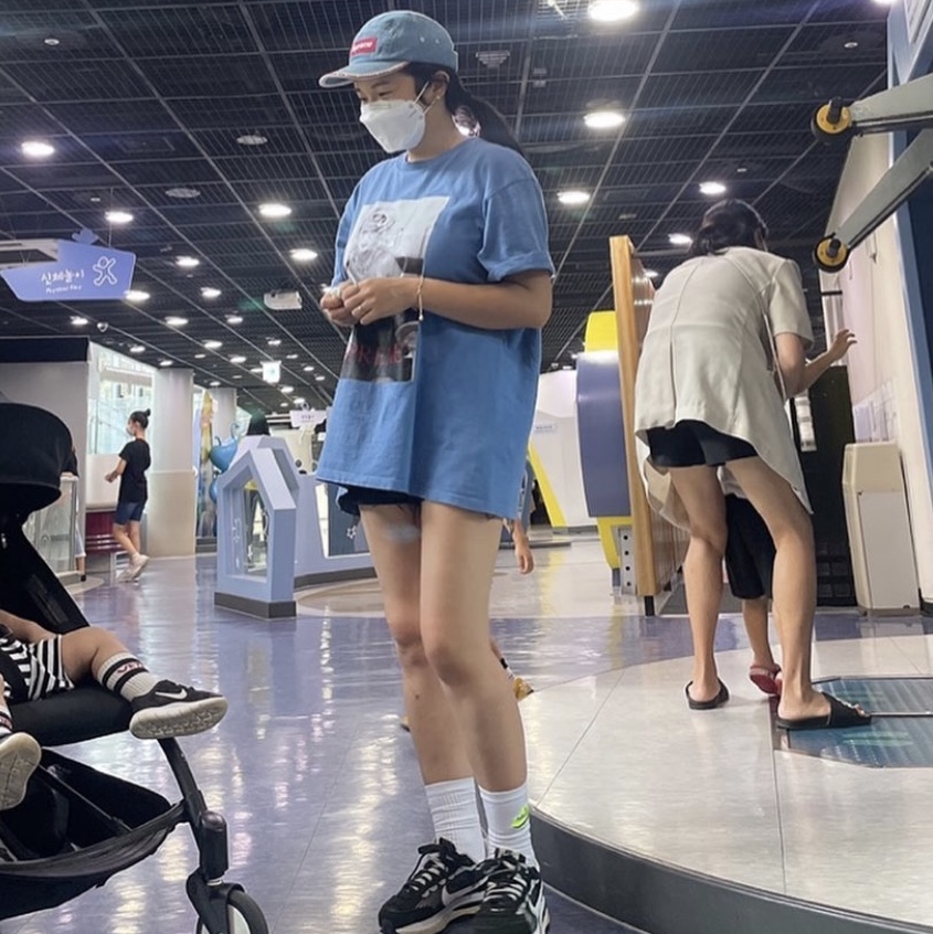 Nike x Sacai VaporWaffle Black White, Nike x Kim Jones Crew Socks White (2 Pack) 착용 스타일