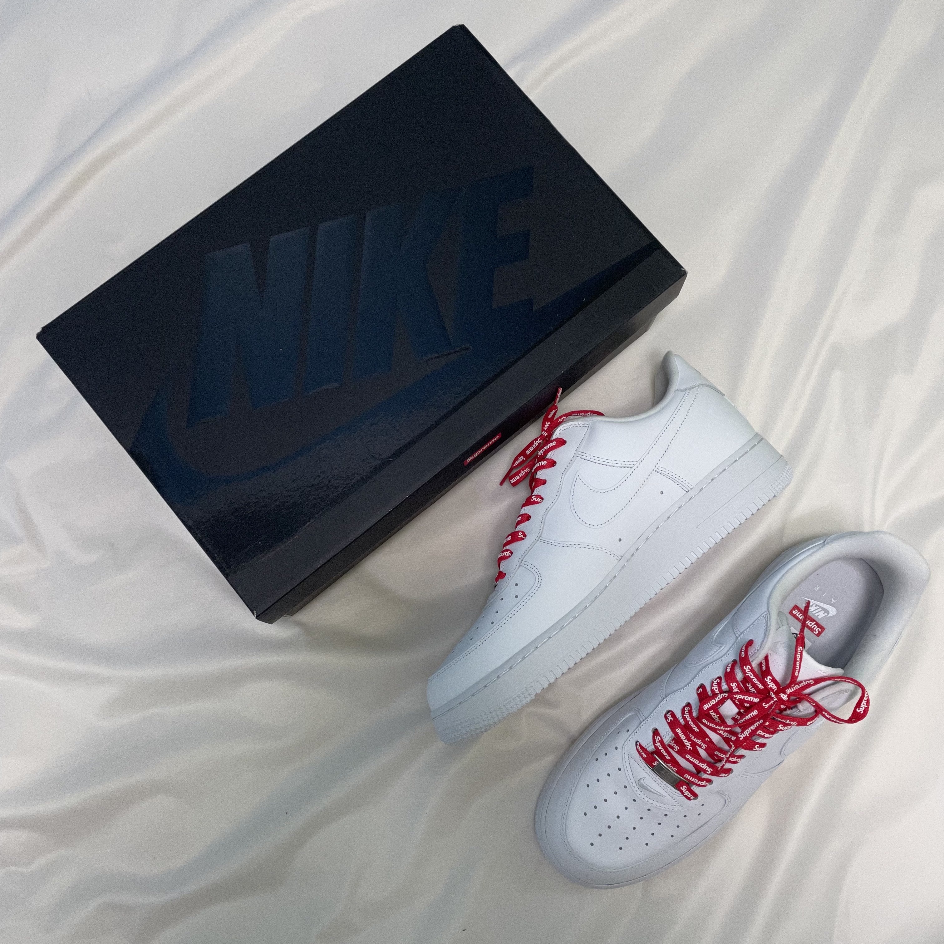 Nike x Supreme Air Force 1 Low White 착용 스타일