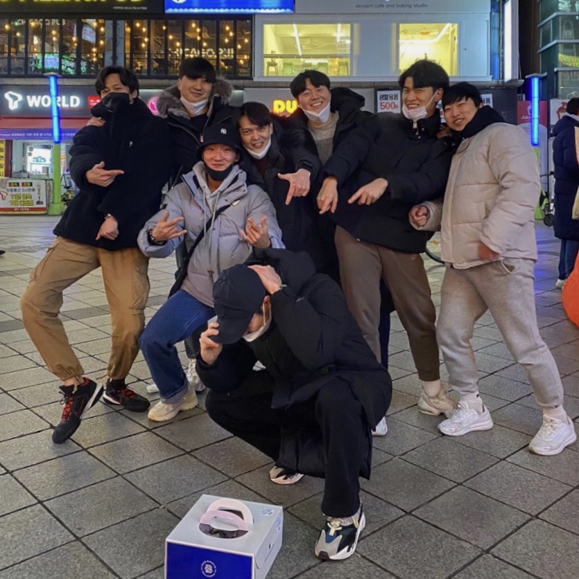 Adidas Yeezy Boost 700 Wave Runner Solid Grey 2017/2019 착용 스타일