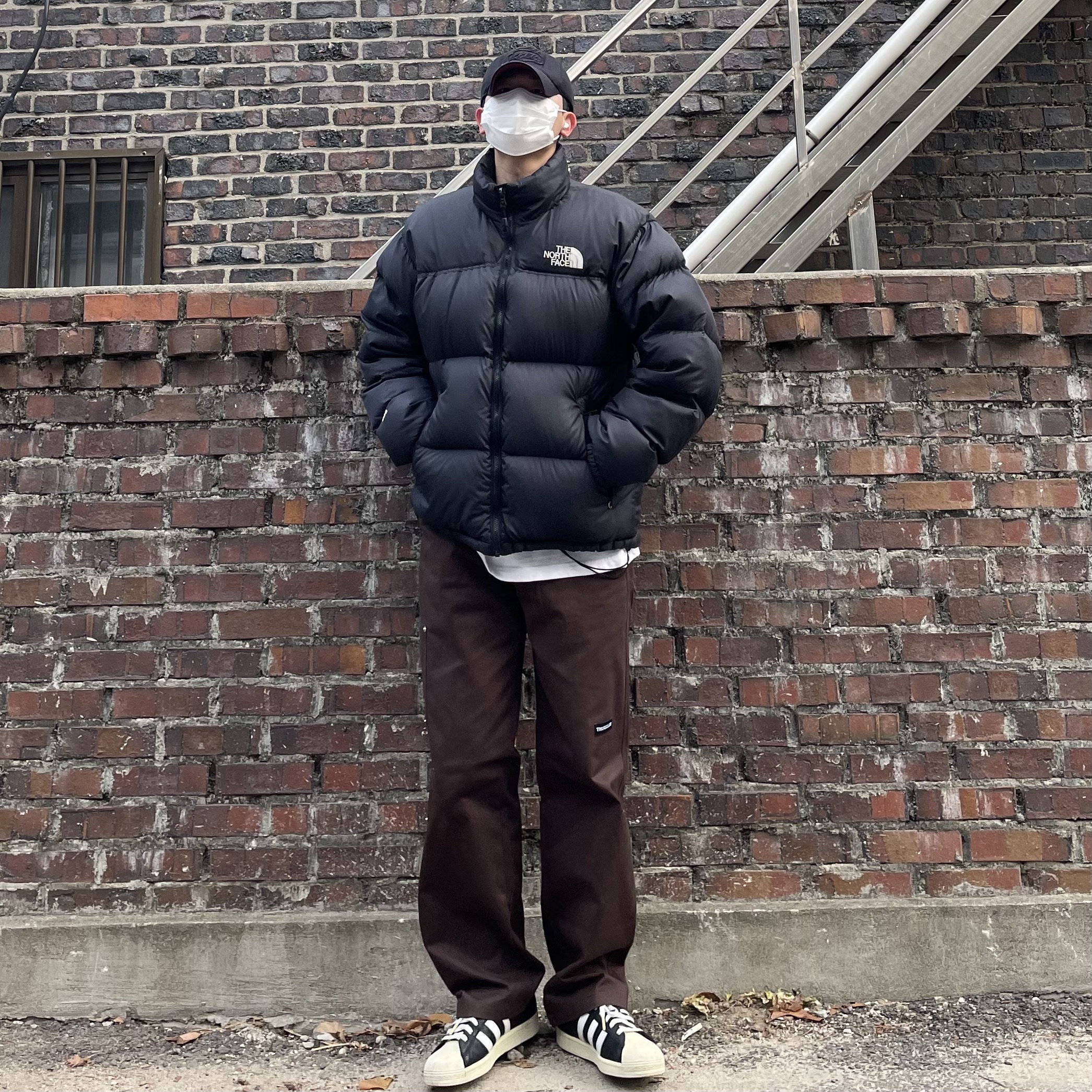 Adidas Superstar Premium Black White 착용 스타일