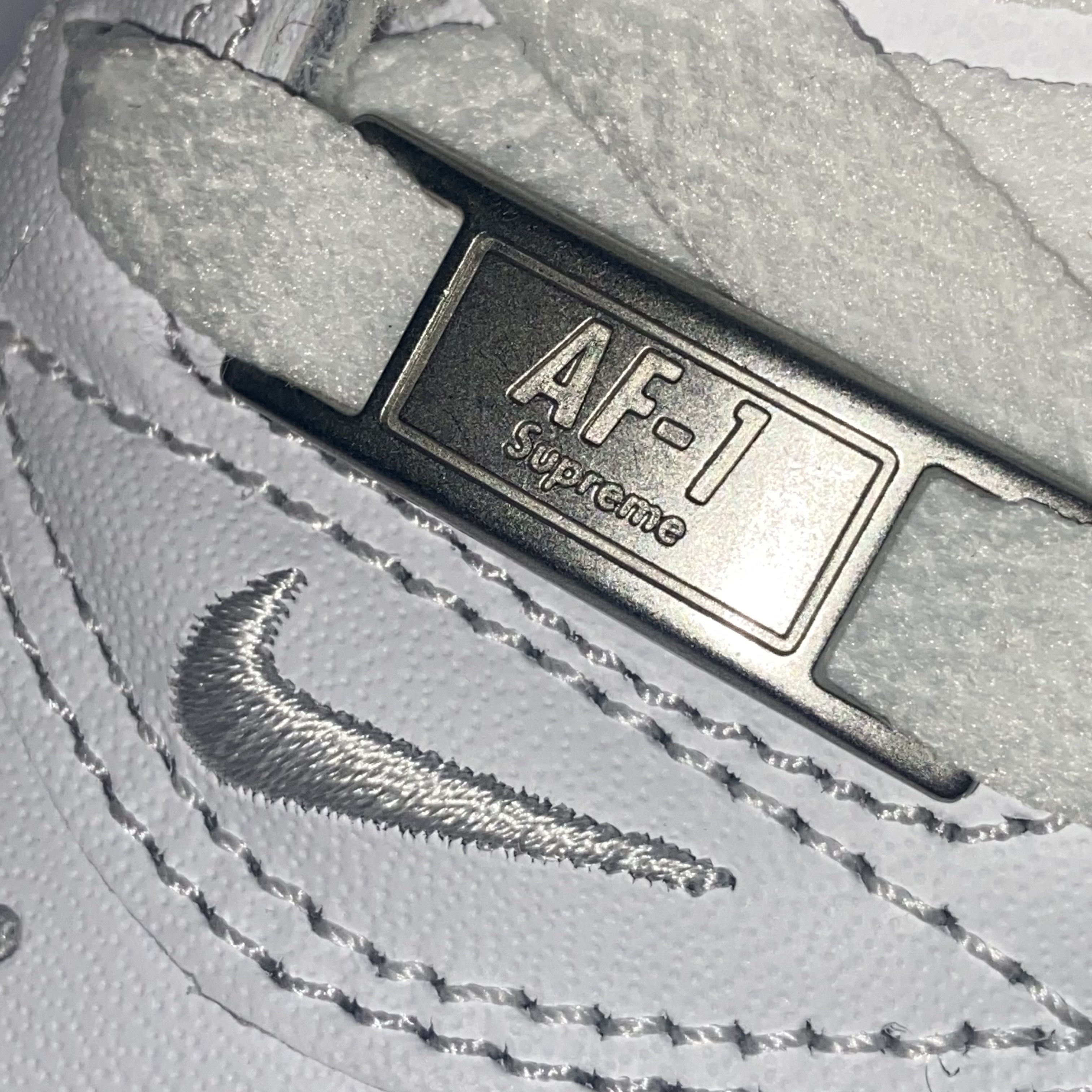 Nike x Supreme Air Force 1 Low White 착용 스타일
