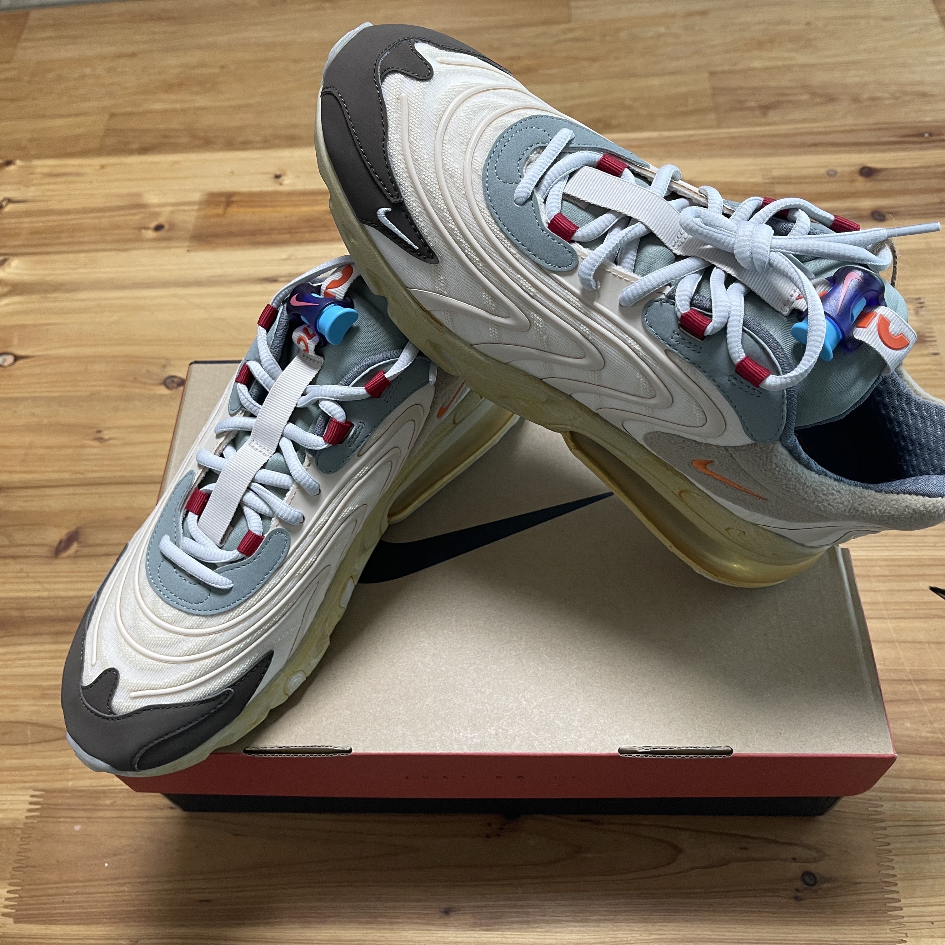 Nike x Travis Scott Air Max 270 React Cactus Trails 착용 스타일 - 2