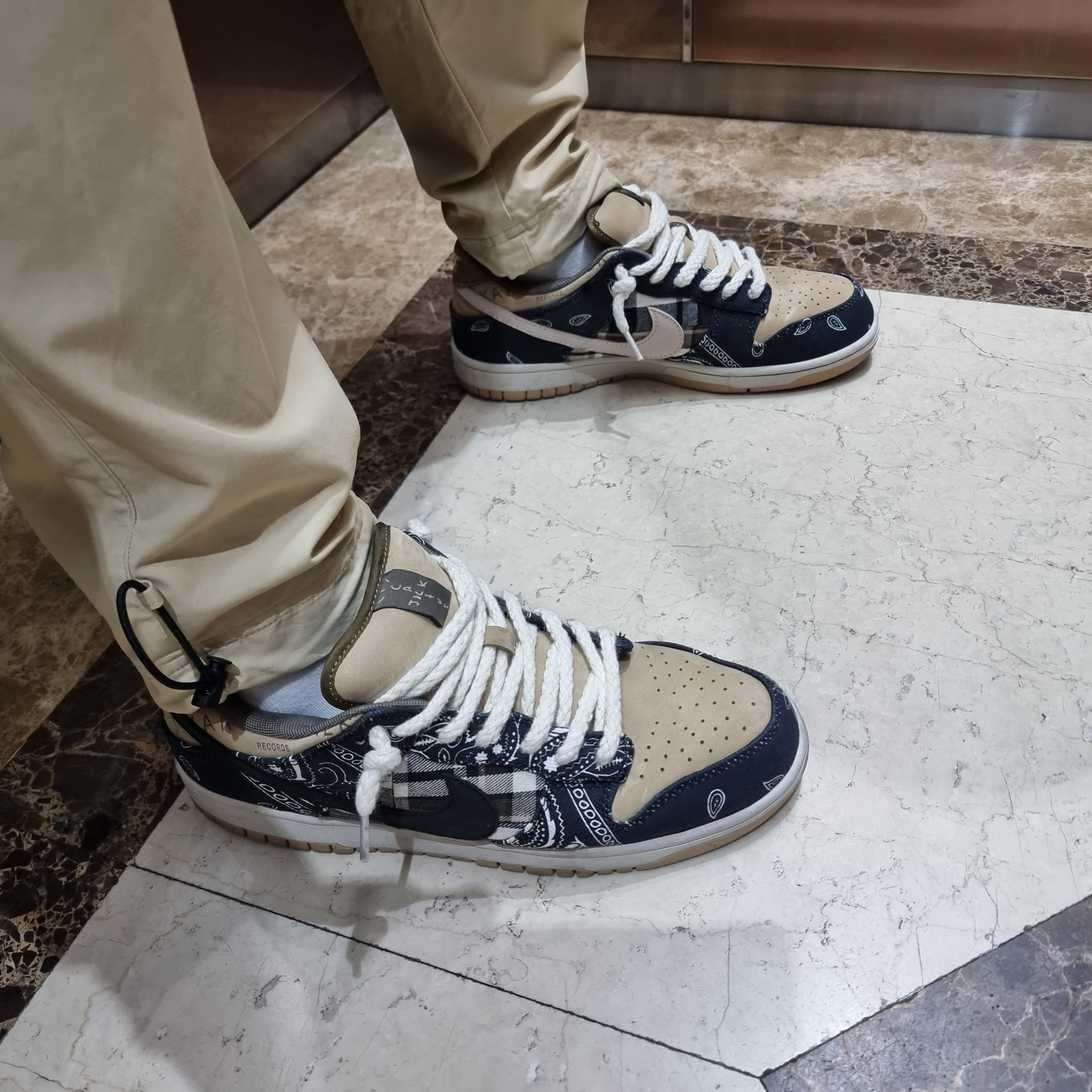 Nike x Travis Scott SB Dunk Low 착용 스타일