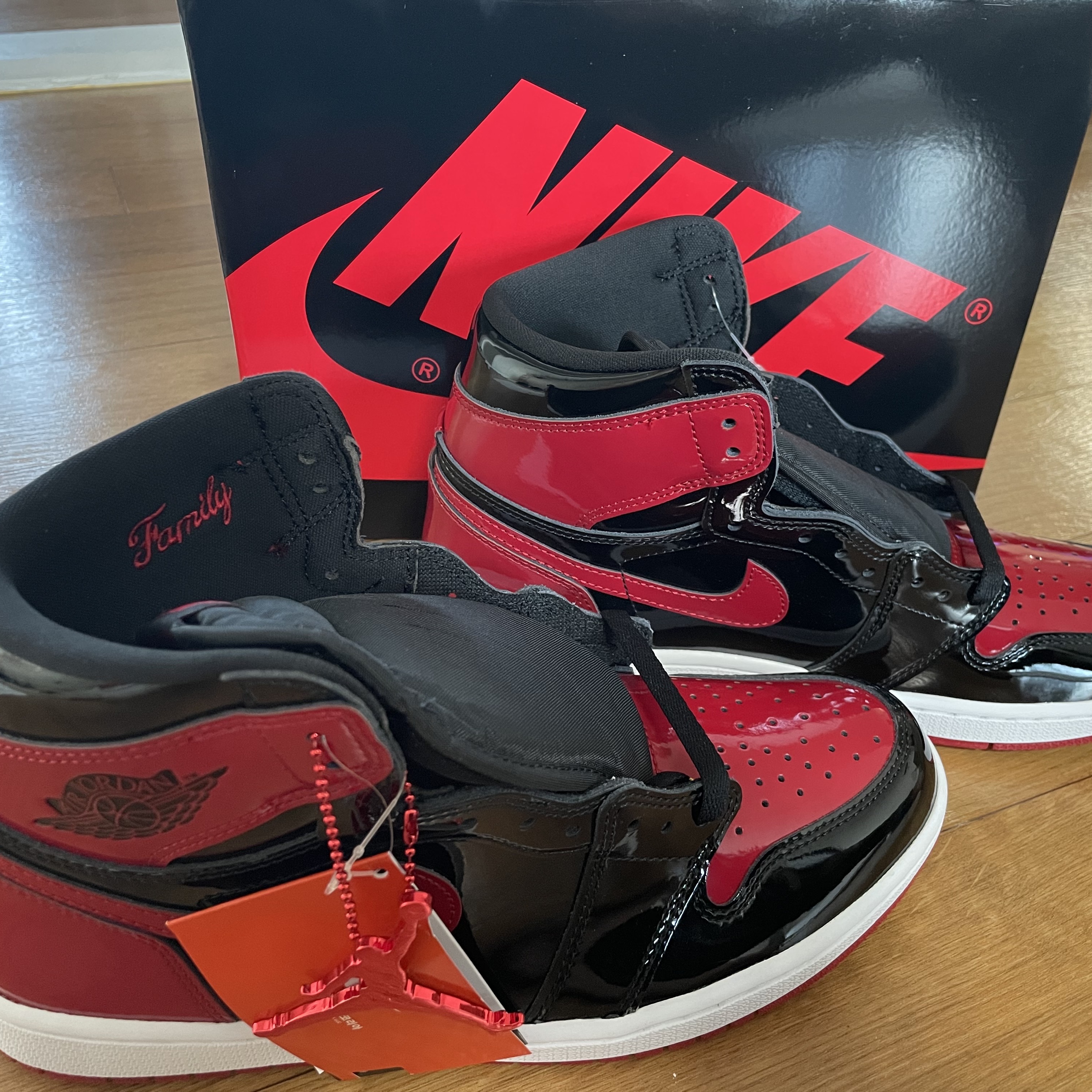 Jordan 1 Retro High OG Patent Bred 착용 스타일 - 3
